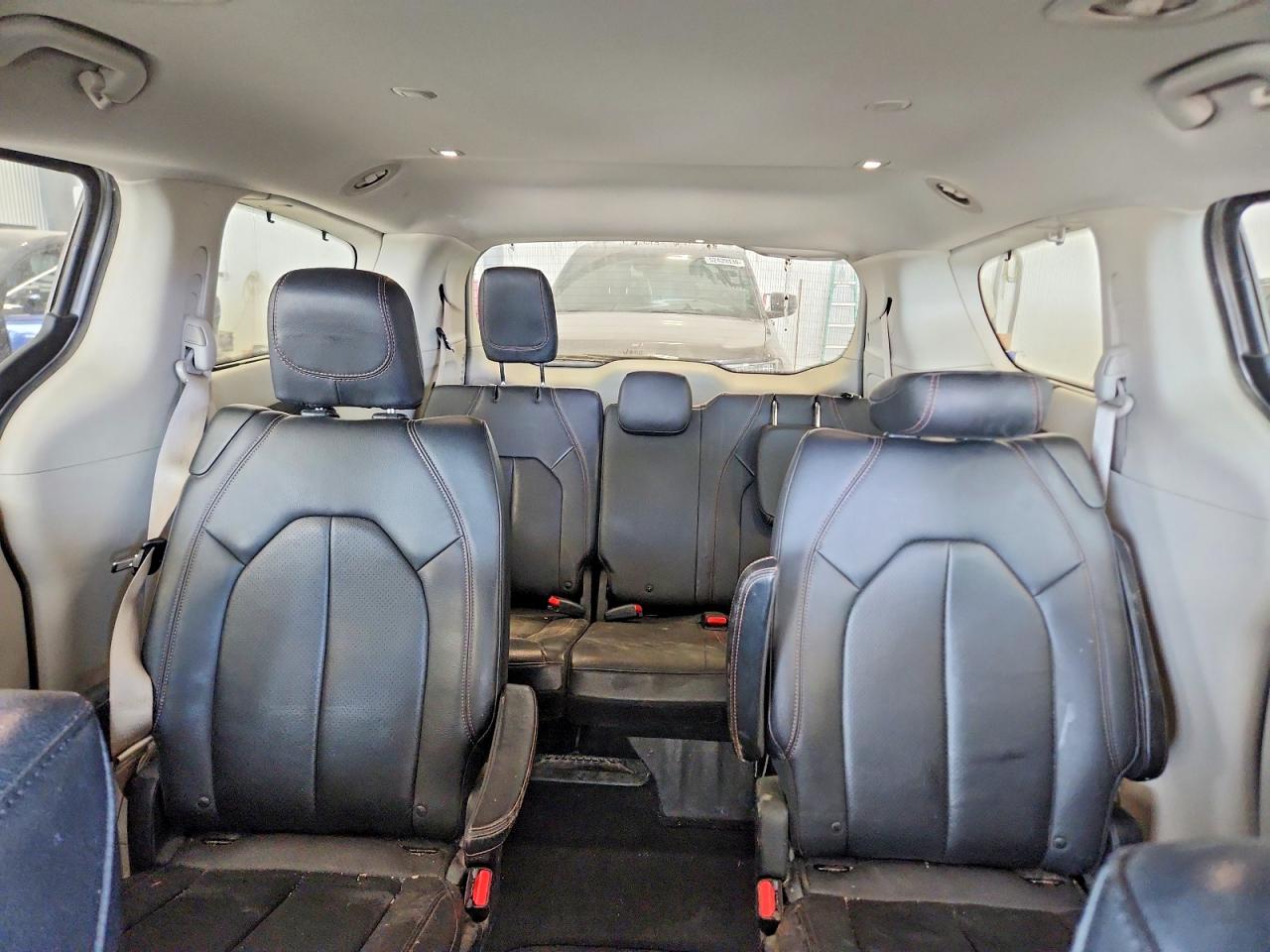 2017 Chrysler Pacifica Touring L Plus Silver vin: 2C4RC1EG5HR782226