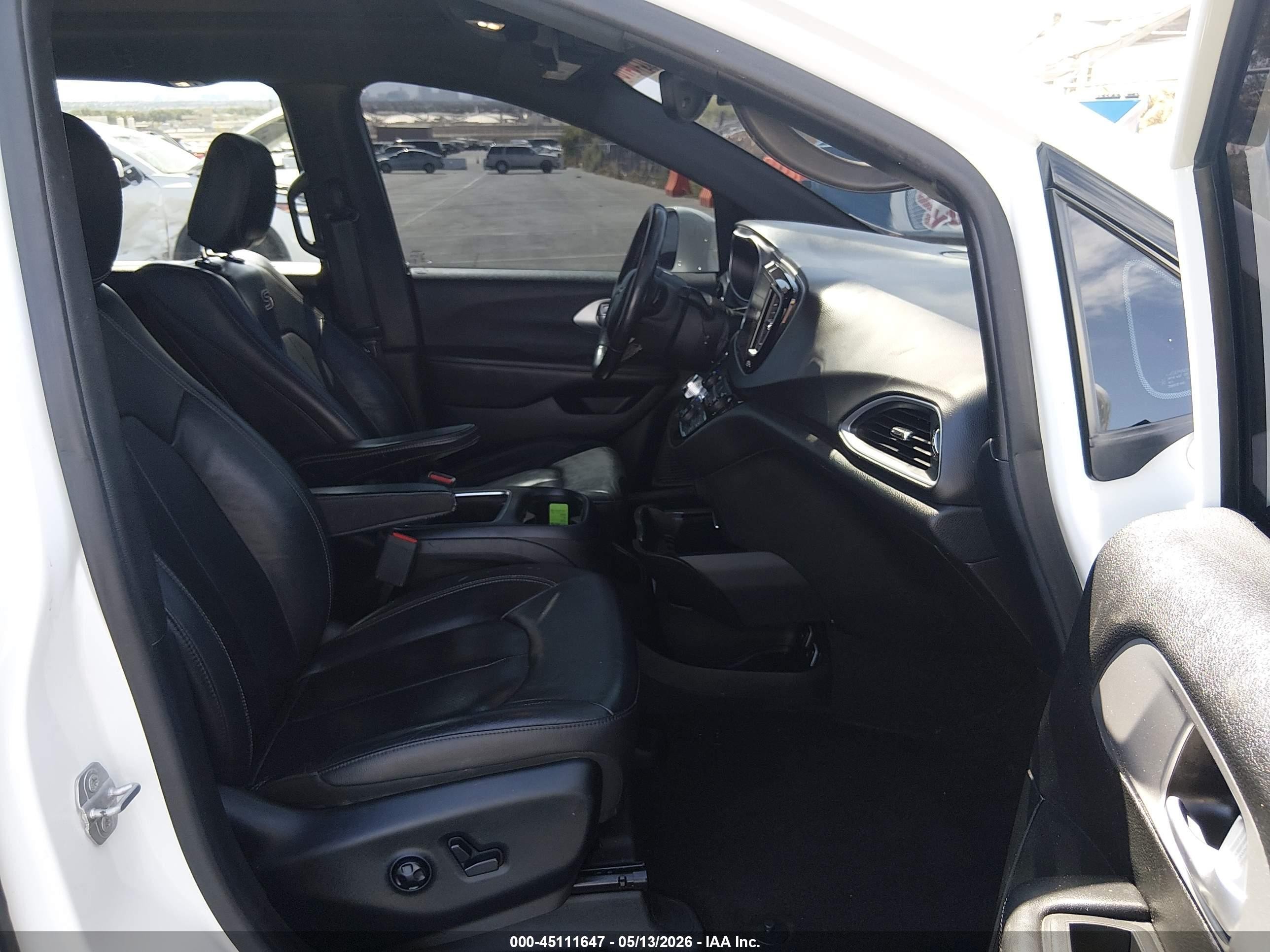 2018 Chrysler Pacifica Touring L Plus White vin: 2C4RC1EG5JR234975