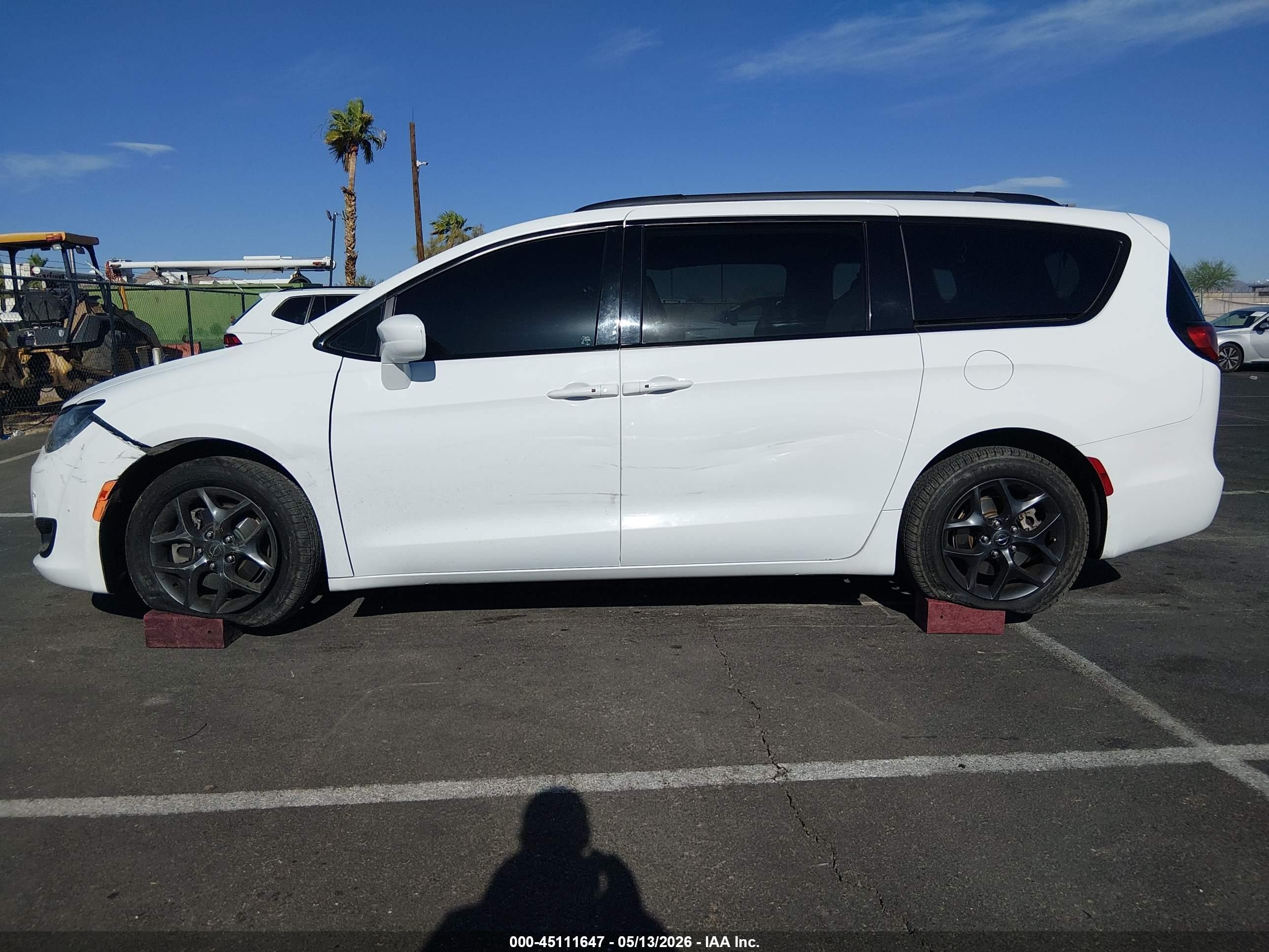 2018 Chrysler Pacifica Touring L Plus White vin: 2C4RC1EG5JR234975