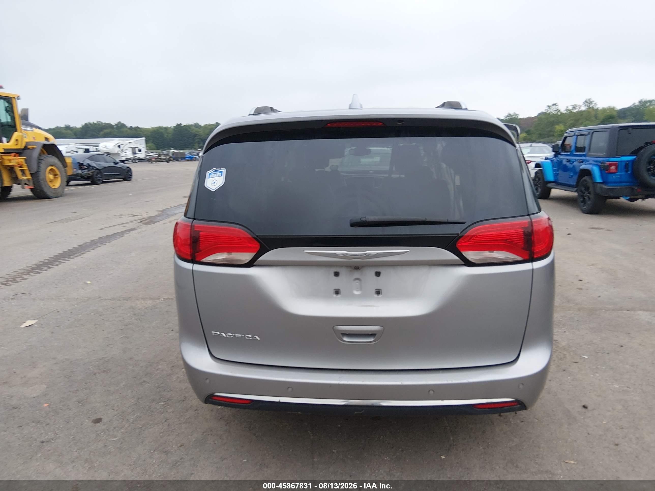 2017 Chrysler Pacifica Touring-l Plus Gray vin: 2C4RC1EG7HR520000