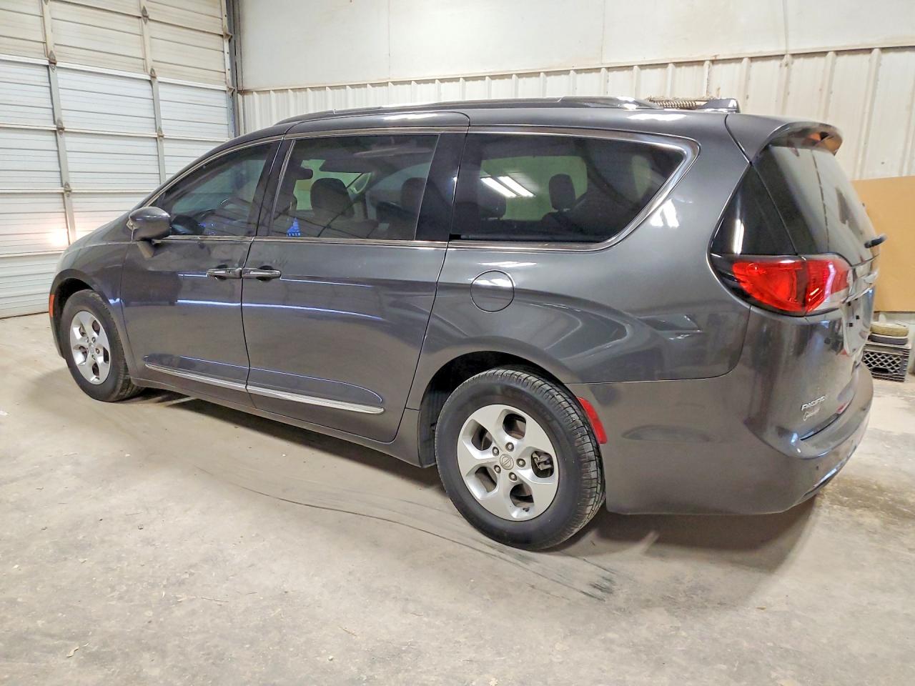 2017 Chrysler Pacifica Touring L Plus Gray vin: 2C4RC1EG7HR770126