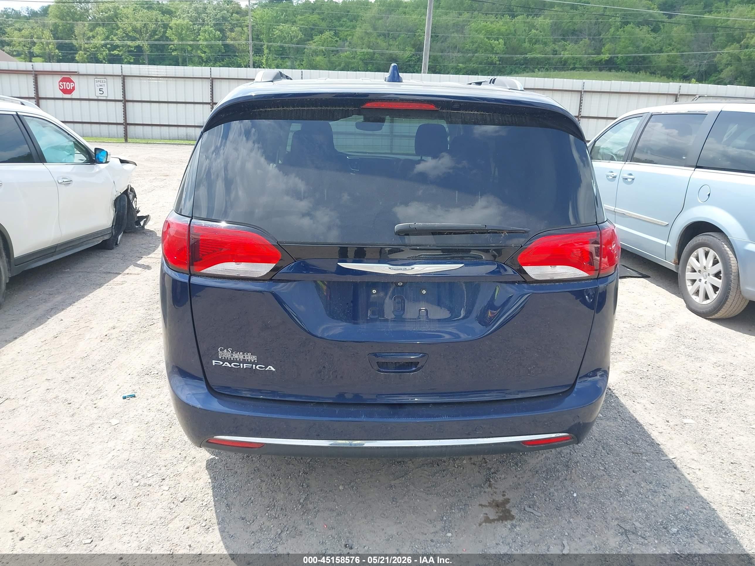 2017 Chrysler Pacifica Touring-l Plus Blue vin: 2C4RC1EG7HR811192