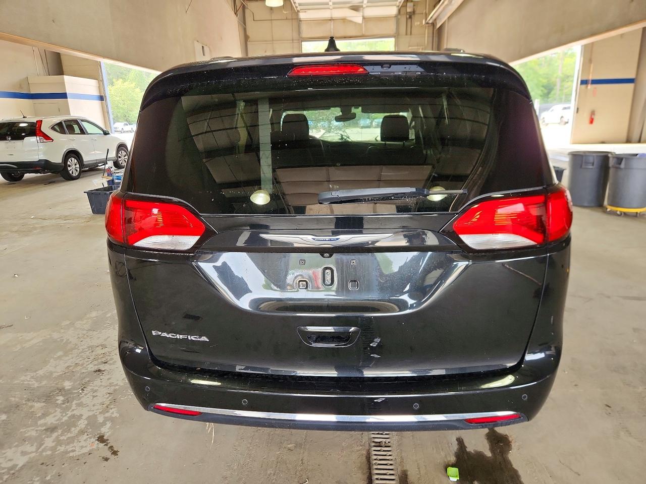 2020 Chrysler Pacifica Touring L Plus Black vin: 2C4RC1EG8LR102988