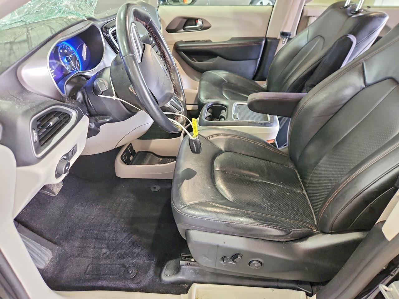 2020 Chrysler Pacifica Touring L Plus Black vin: 2C4RC1EG8LR102988