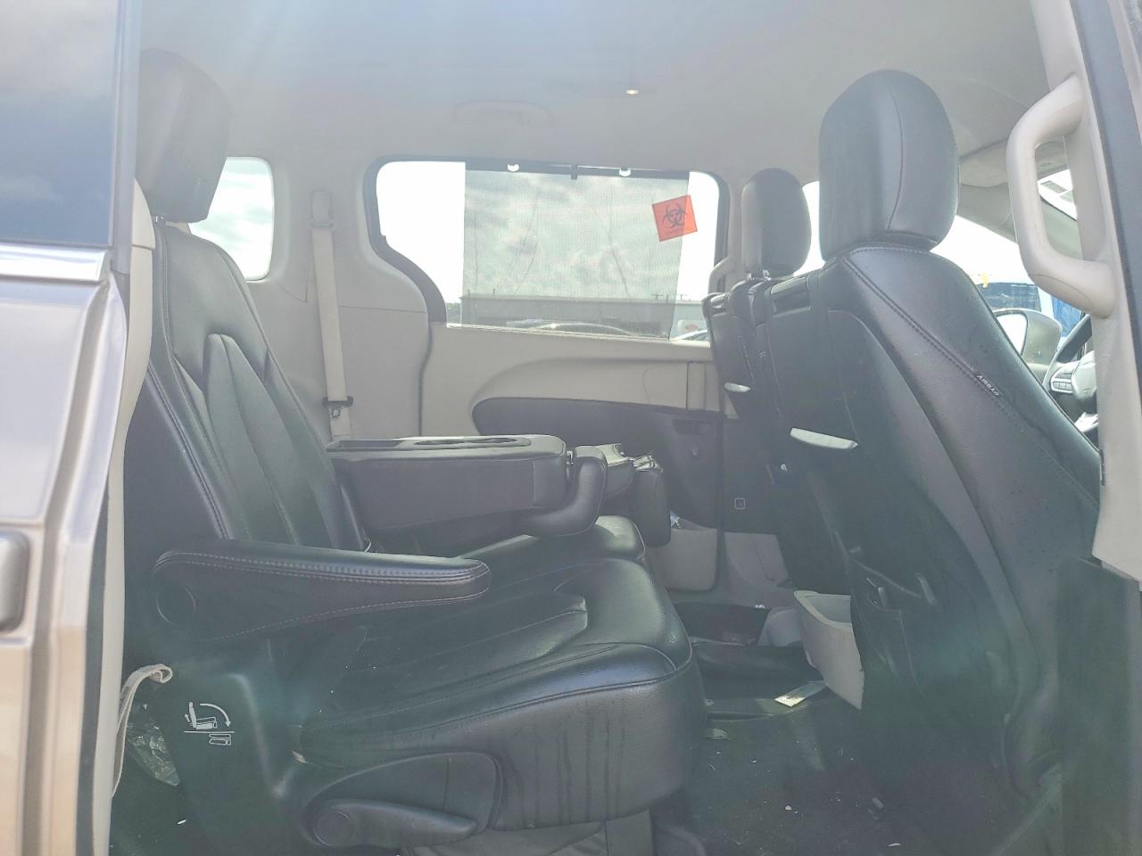 2017 Chrysler Pacifica Touring L Plus Tan vin: 2C4RC1EGXHR669761