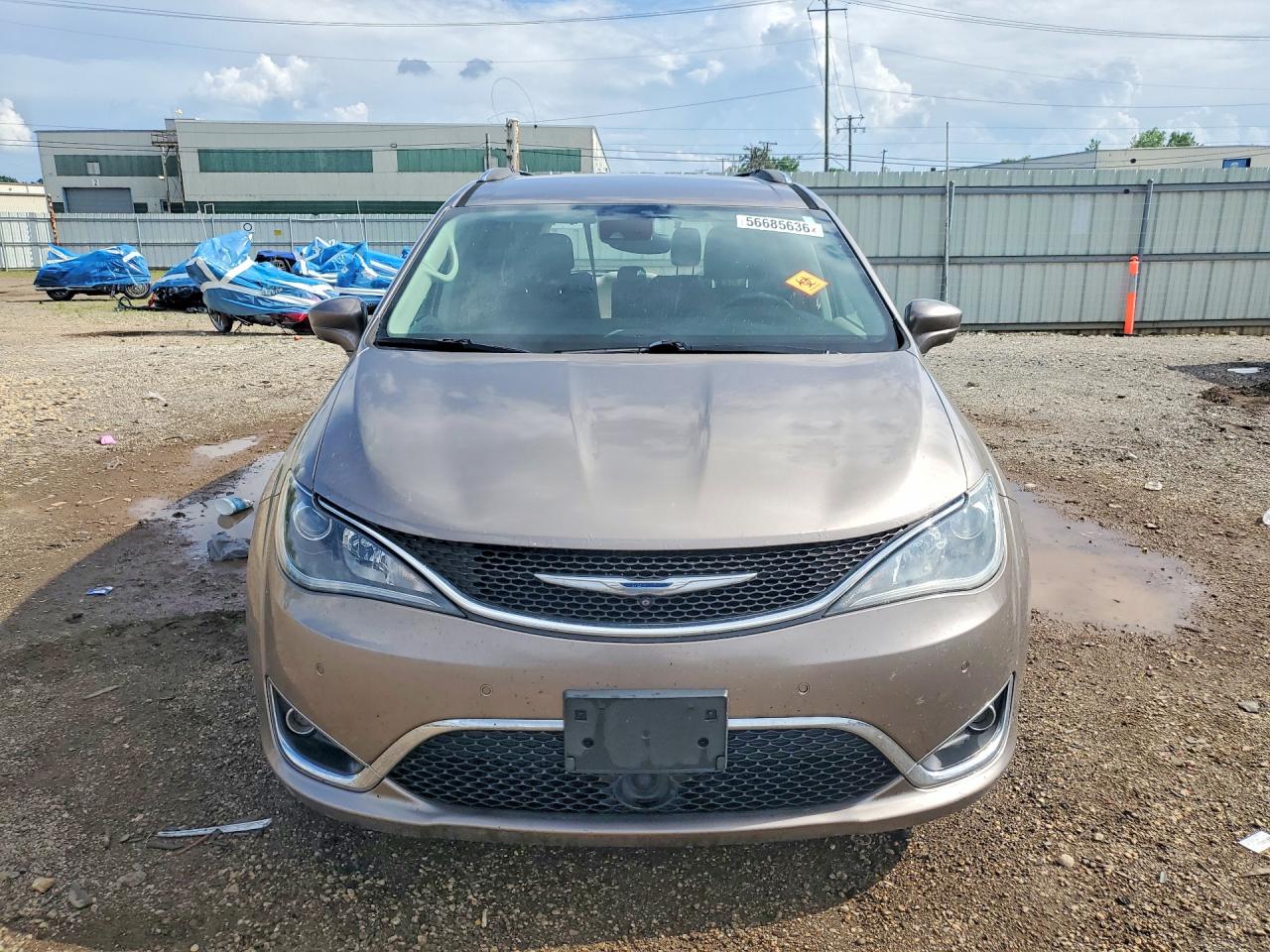 2017 Chrysler Pacifica Touring L Plus Tan vin: 2C4RC1EGXHR669761