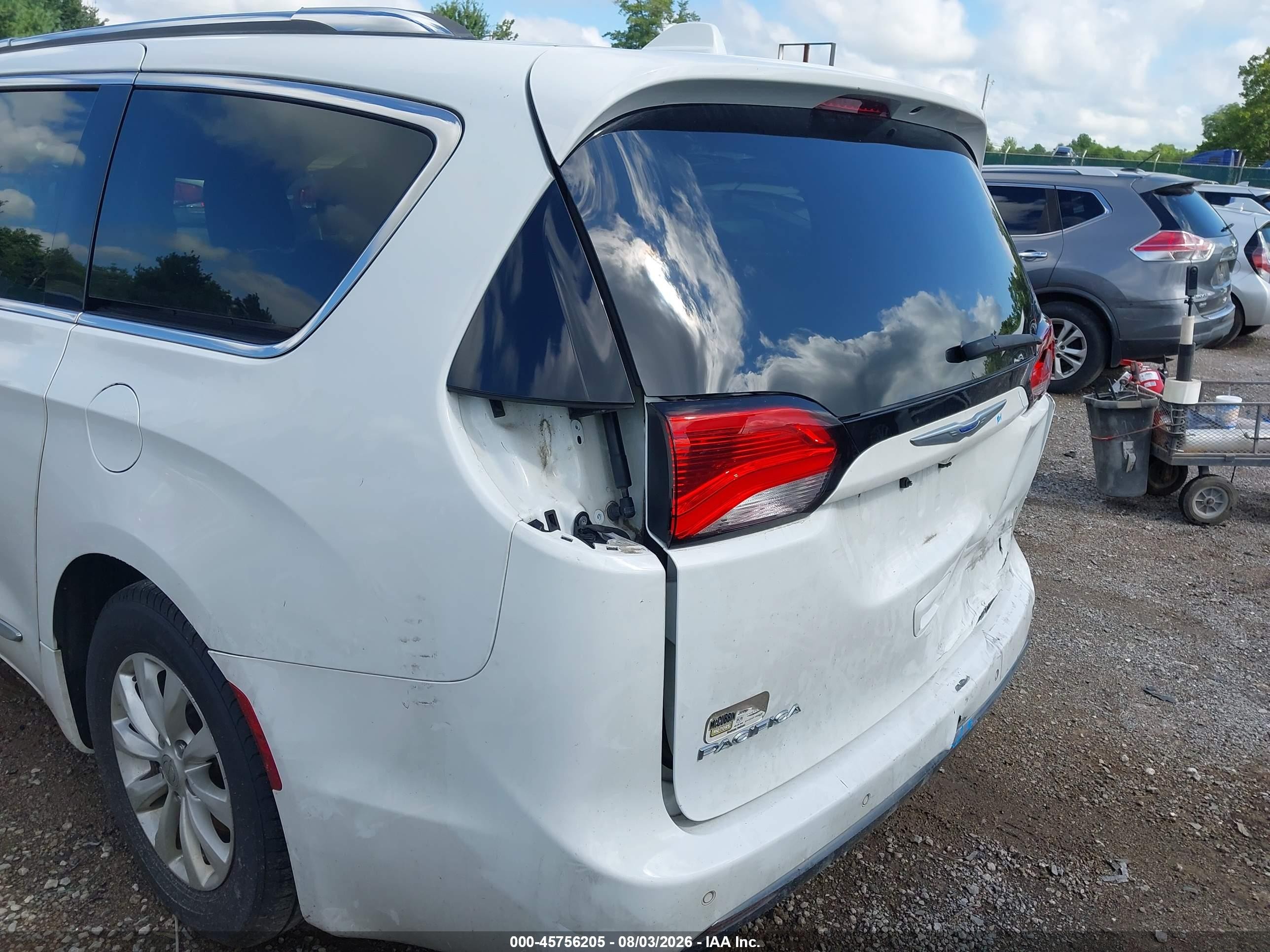 2018 Chrysler Pacifica Touring L Plus Белый vin: 2C4RC1EGXJR295125