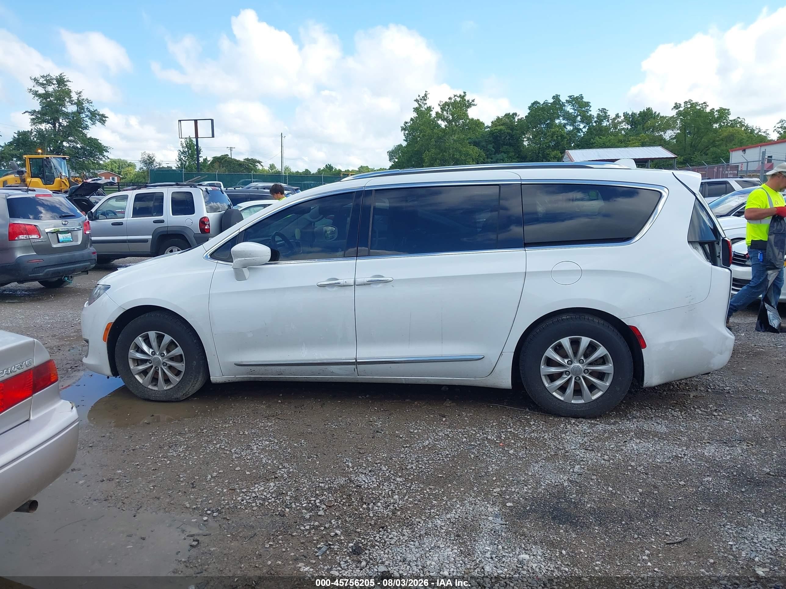 2018 Chrysler Pacifica Touring L Plus Белый vin: 2C4RC1EGXJR295125