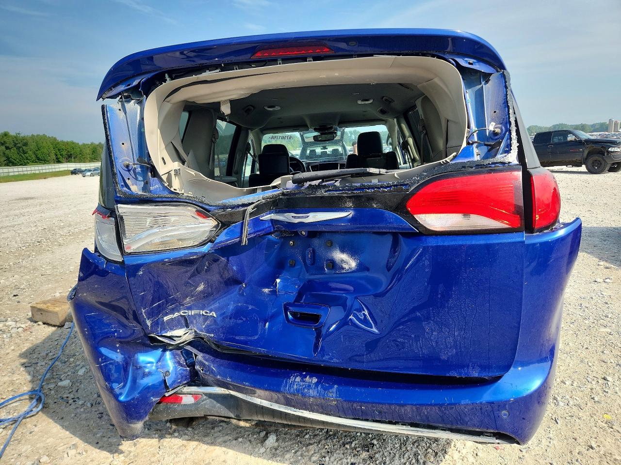 2020 Chrysler Pacifica Touring L Plus Blue vin: 2C4RC1EGXLR123082