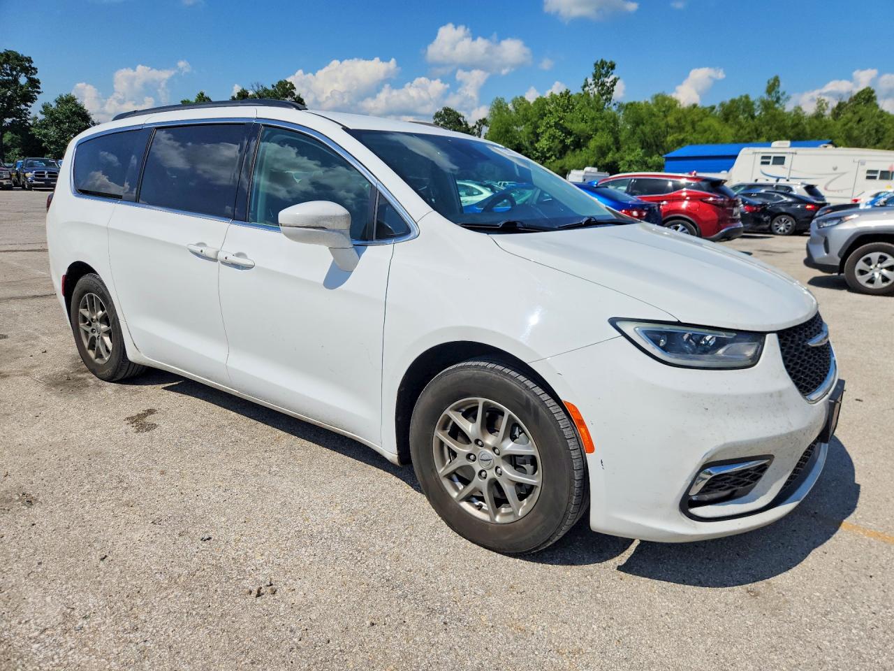 2021 Chrysler Pacifica Touring White vin: 2C4RC1FG0MR603812