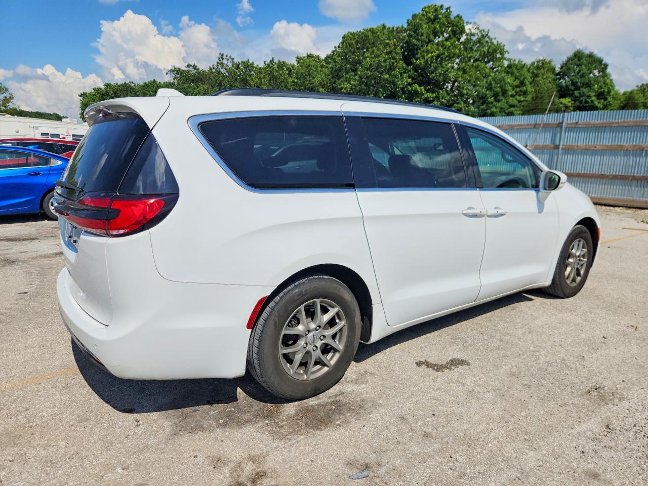 2021 Chrysler Pacifica Touring White vin: 2C4RC1FG0MR603812