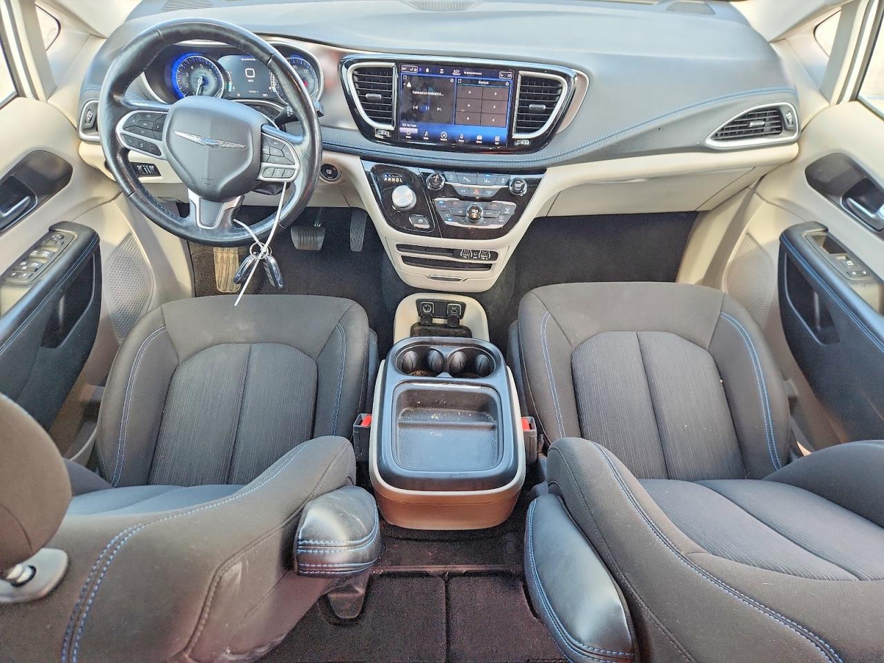 2021 Chrysler Pacifica Touring White vin: 2C4RC1FG0MR603812
