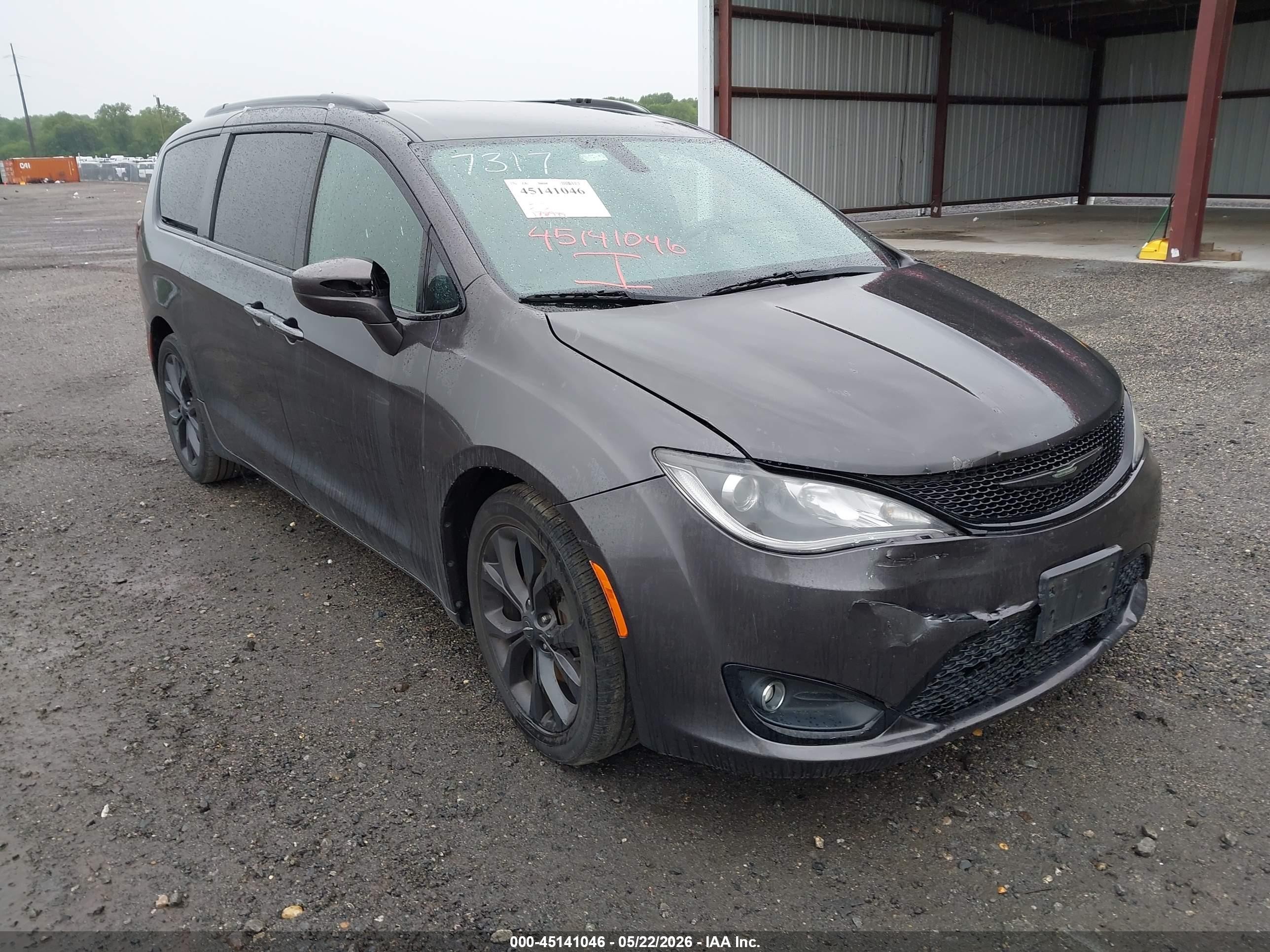 2C4RC1FG1JR317317