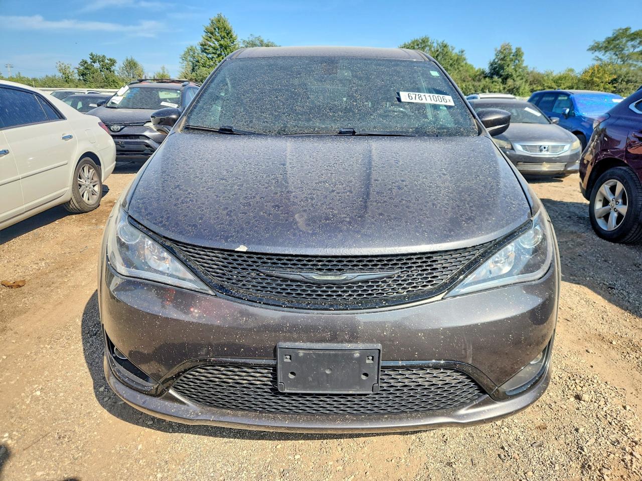 2018 Chrysler Pacifica Touring Plus Gray vin: 2C4RC1FG1JR357915