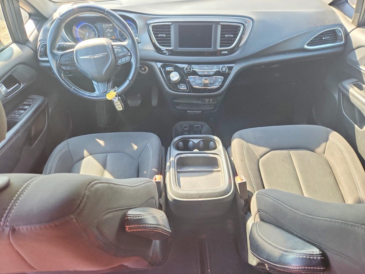 2018 Chrysler Pacifica Touring Plus Gray vin: 2C4RC1FG1JR357915