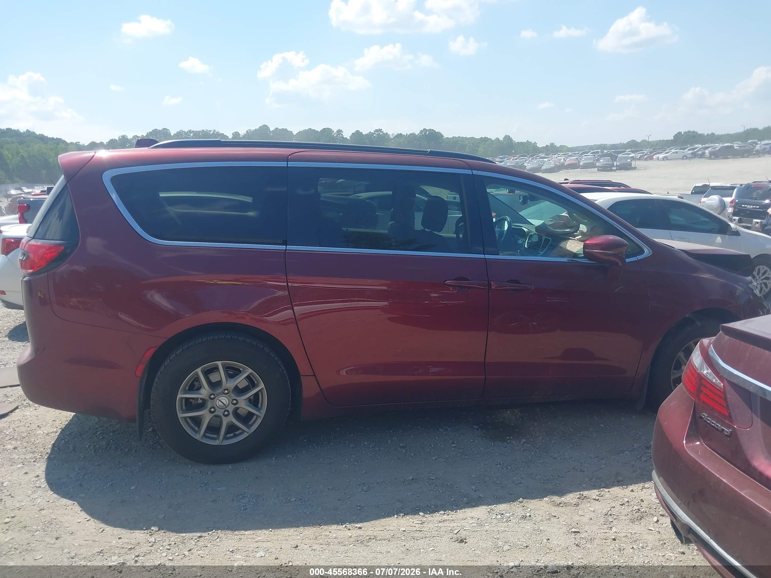 2021 Chrysler Pacifica Touring Бордовый vin: 2C4RC1FG1MR593212