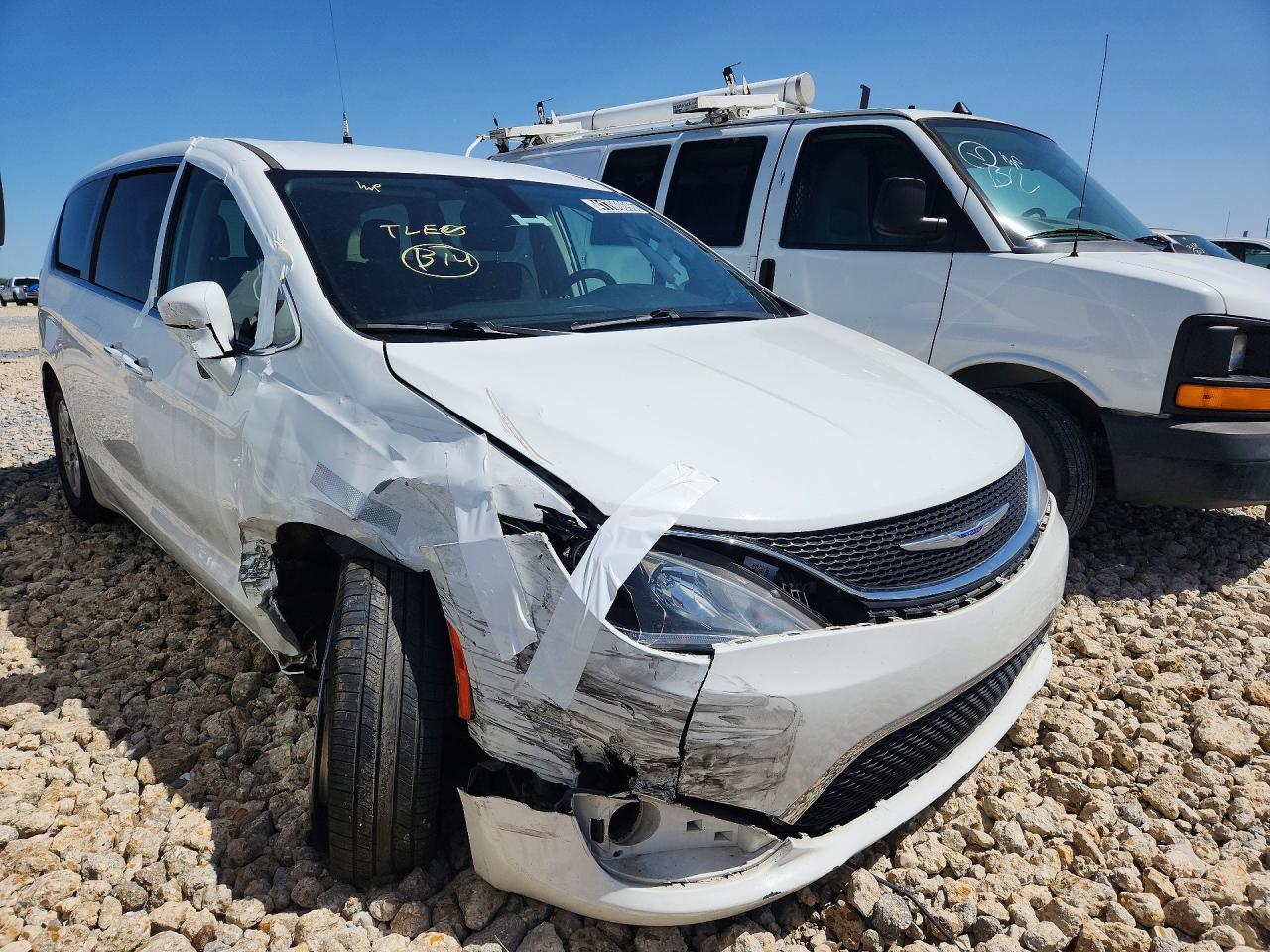 2020 Chrysler Pacifica Touring White vin: 2C4RC1FG4LR141401