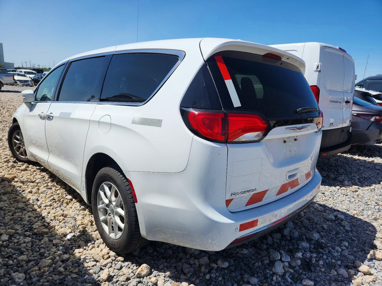 2020 Chrysler Pacifica Touring White vin: 2C4RC1FG4LR141401