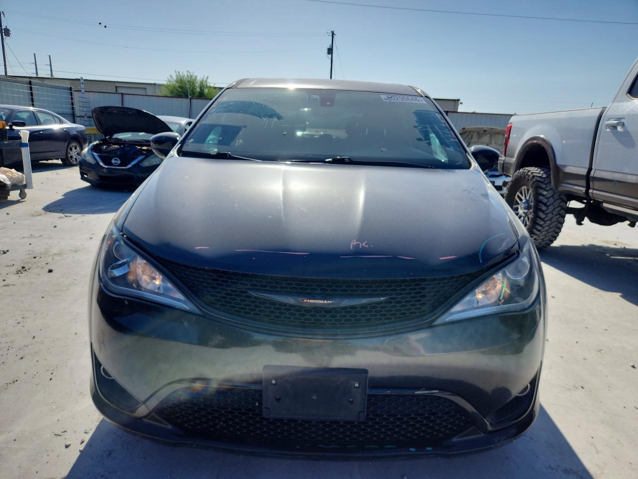 2018 Chrysler Pacifica Touring Plus Black vin: 2C4RC1FG5JR193861