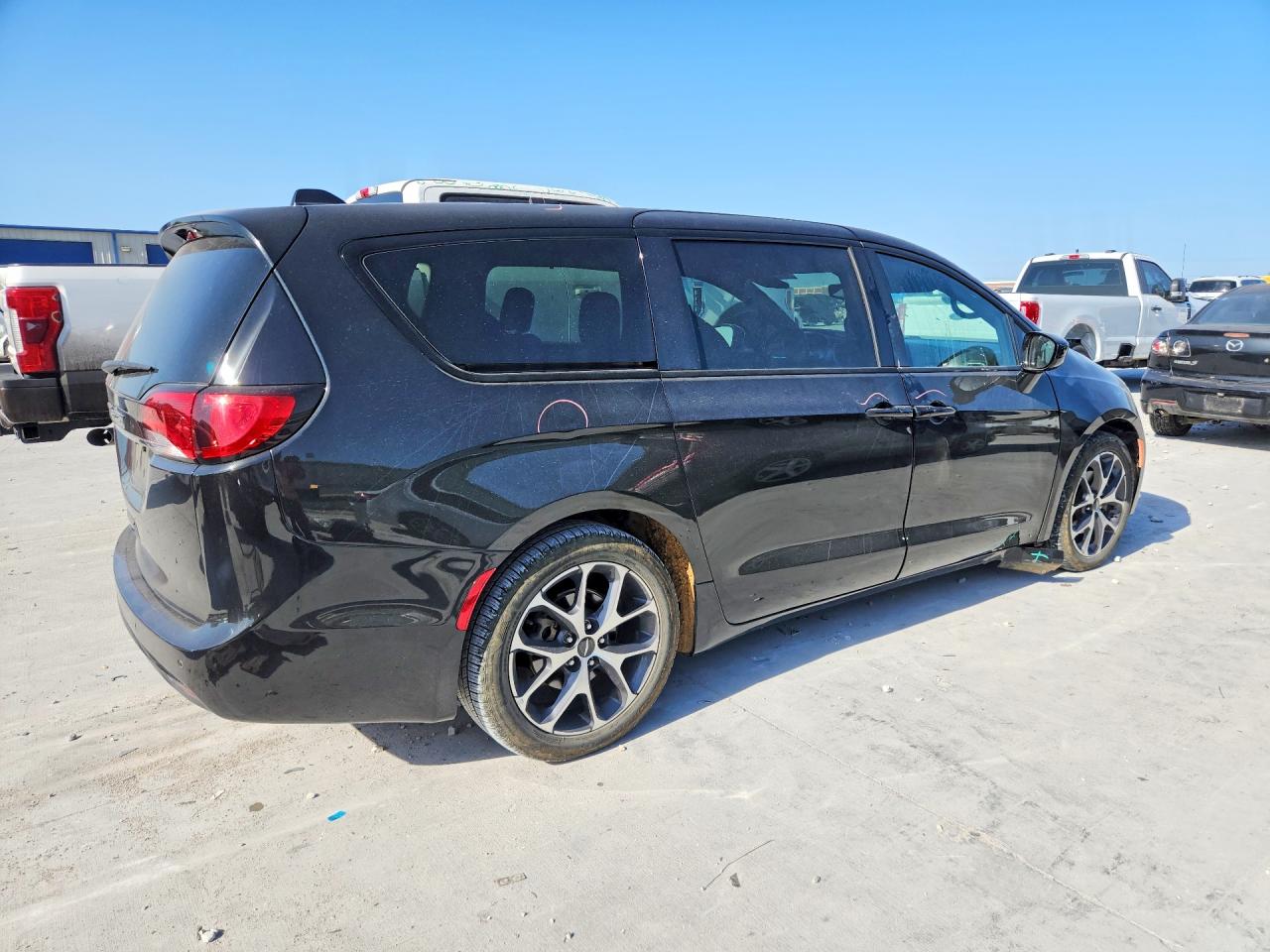 2018 Chrysler Pacifica Touring Plus Black vin: 2C4RC1FG5JR193861