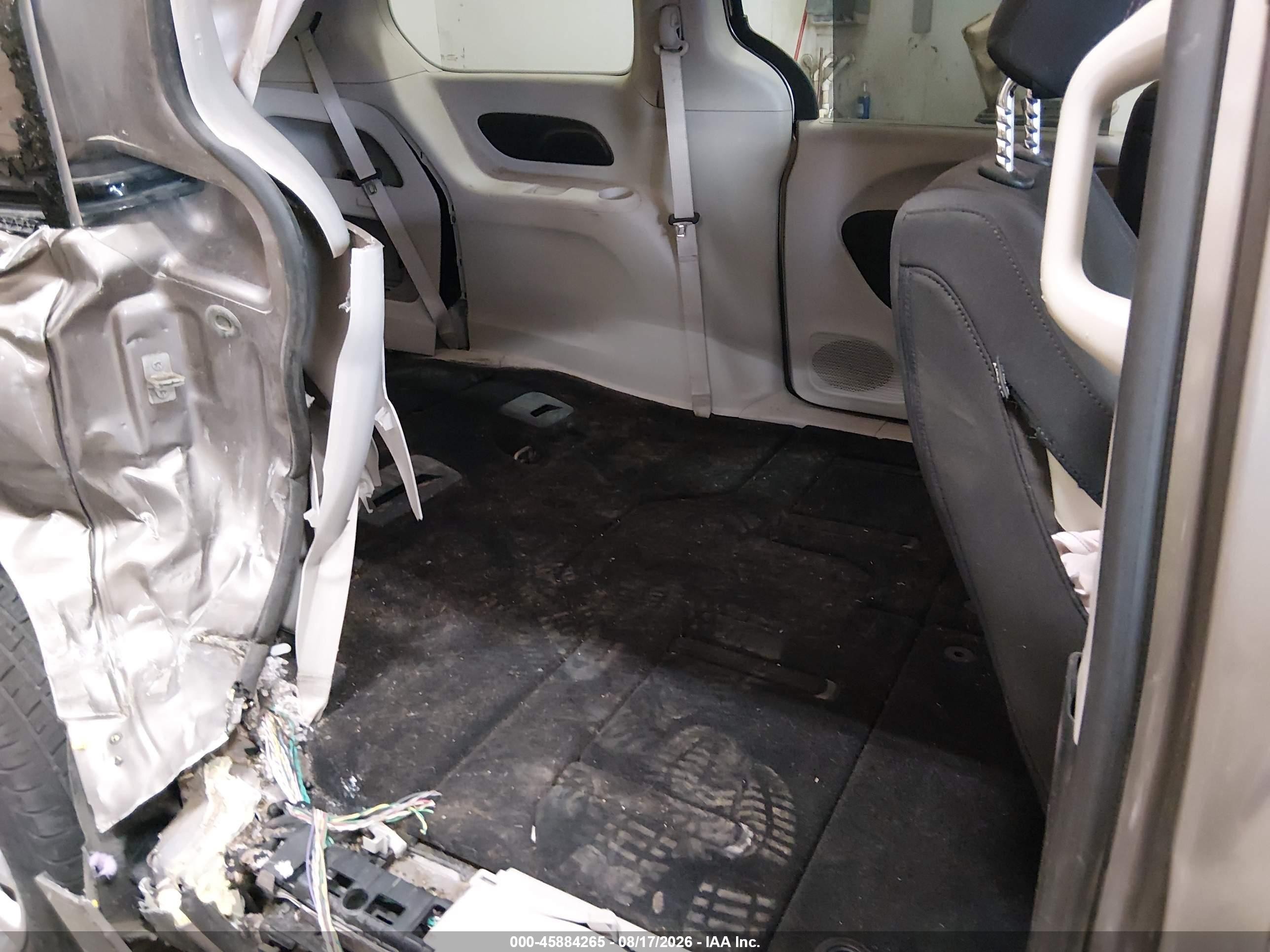2018 Chrysler Pacifica Touring Plus Beige vin: 2C4RC1FG6JR116108