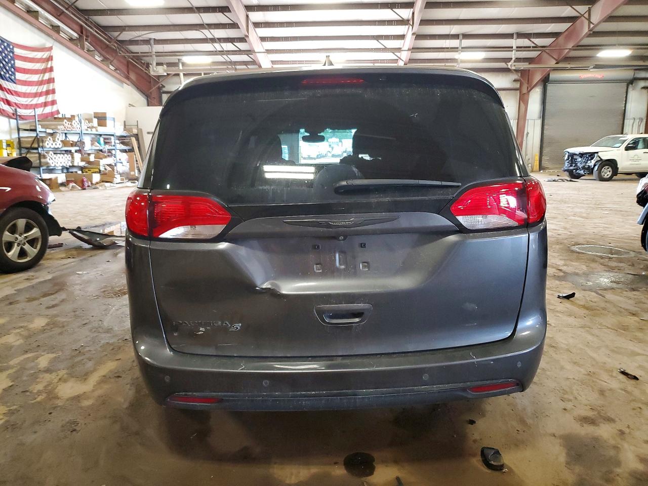 2018 Chrysler Pacifica Touring Plus Charcoal vin: 2C4RC1FG6JR356825