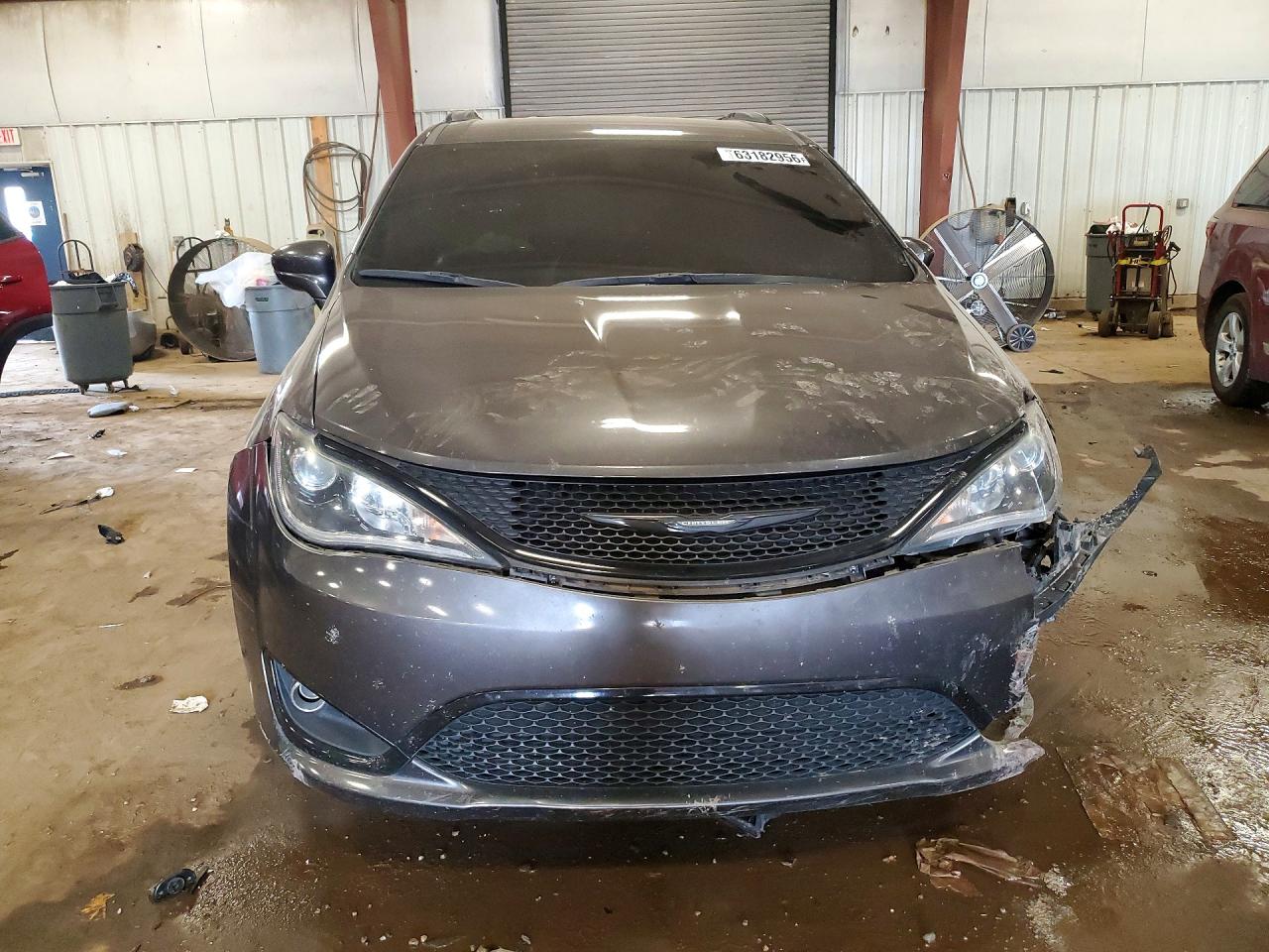 2018 Chrysler Pacifica Touring Plus Charcoal vin: 2C4RC1FG6JR356825