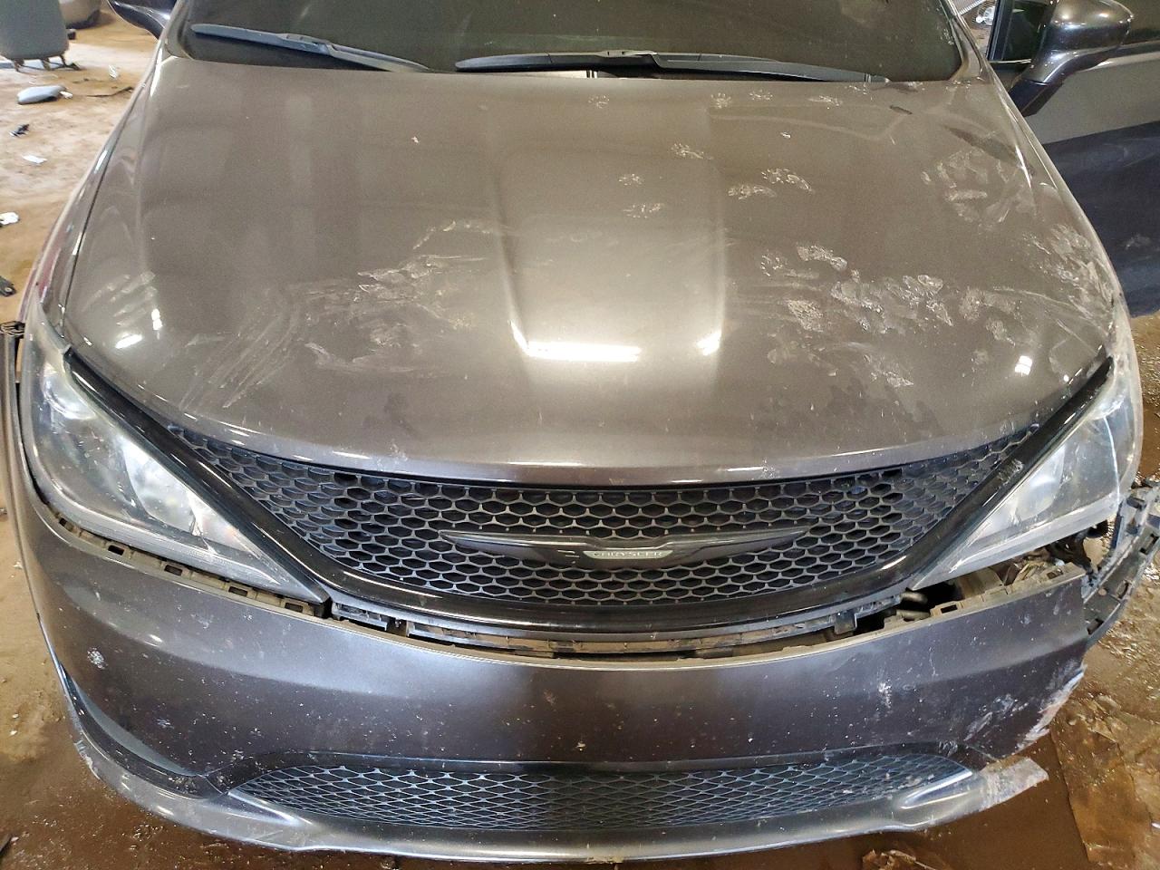2018 Chrysler Pacifica Touring Plus Charcoal vin: 2C4RC1FG6JR356825
