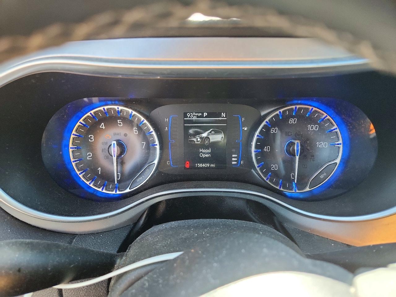 2018 Chrysler Pacifica Touring Plus White vin: 2C4RC1FG7JR365727