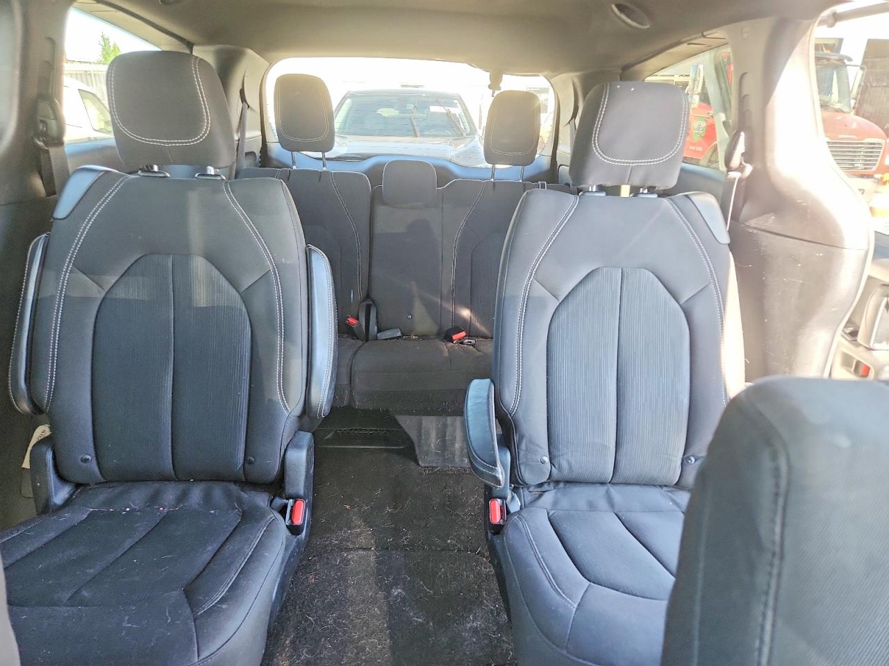 2018 Chrysler Pacifica Touring Plus White vin: 2C4RC1FG7JR365727