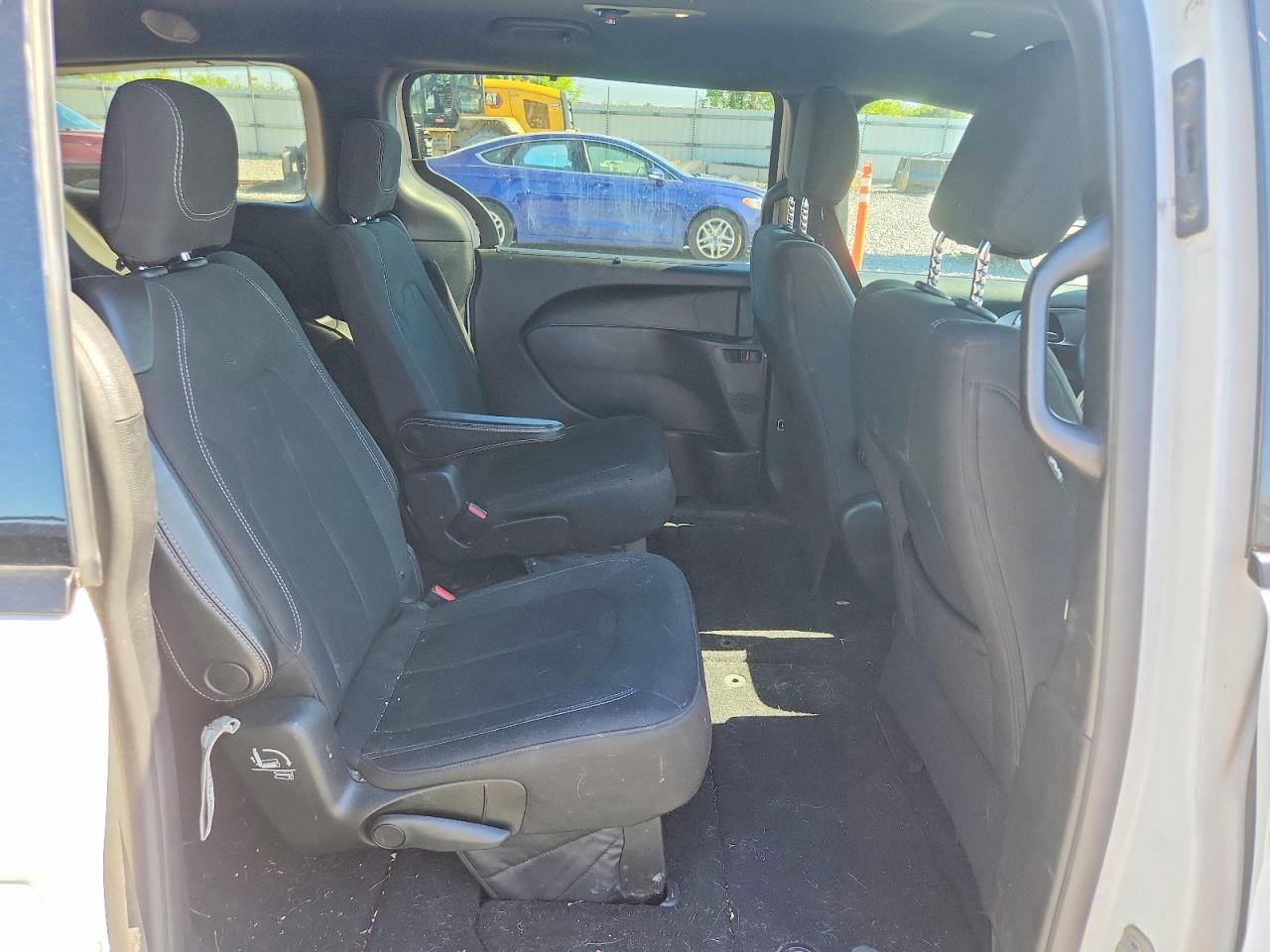 2018 Chrysler Pacifica Touring Plus White vin: 2C4RC1FG7JR365727