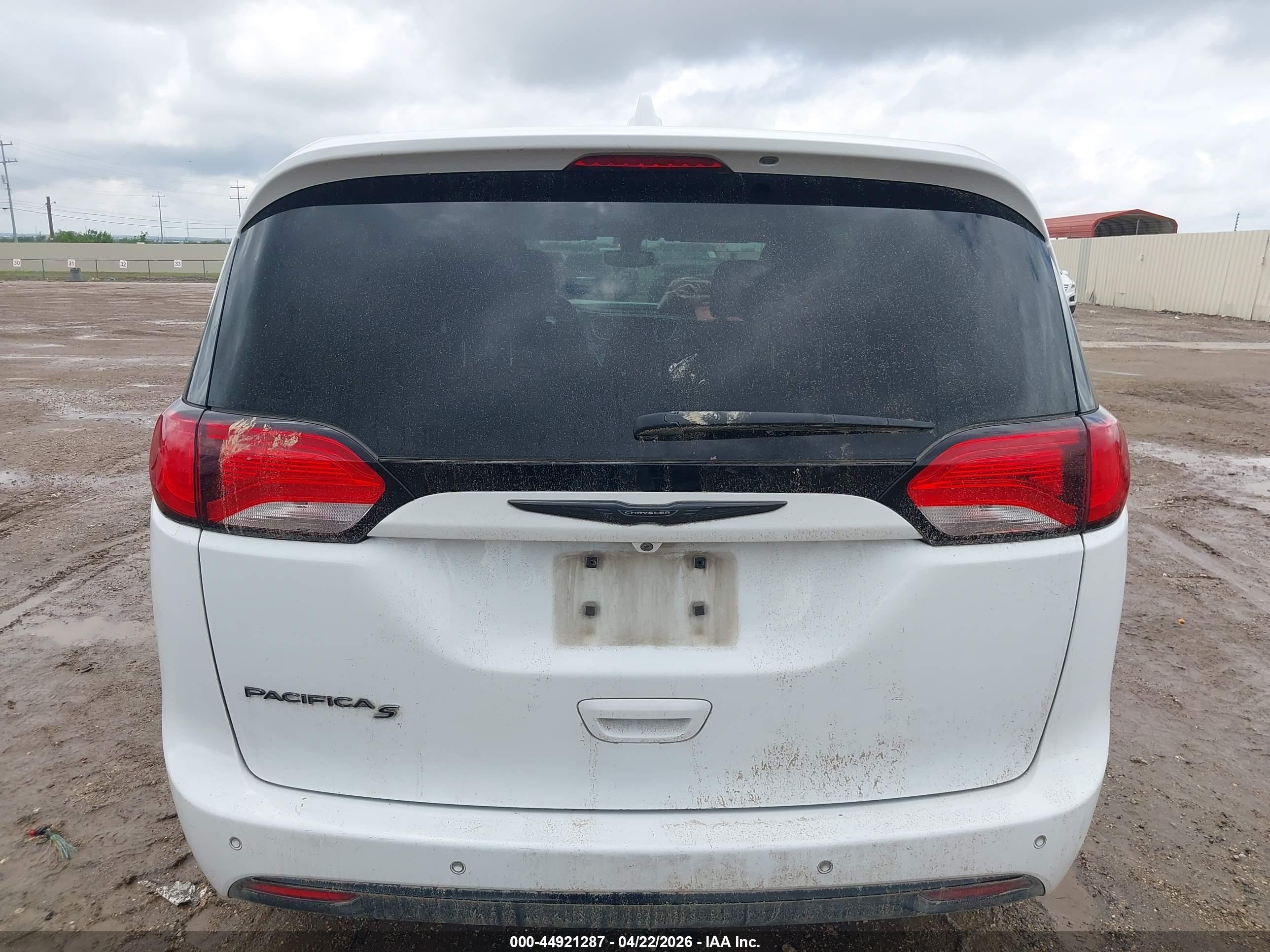 2019 Chrysler Pacifica Touring Plus White vin: 2C4RC1FG9KR593603