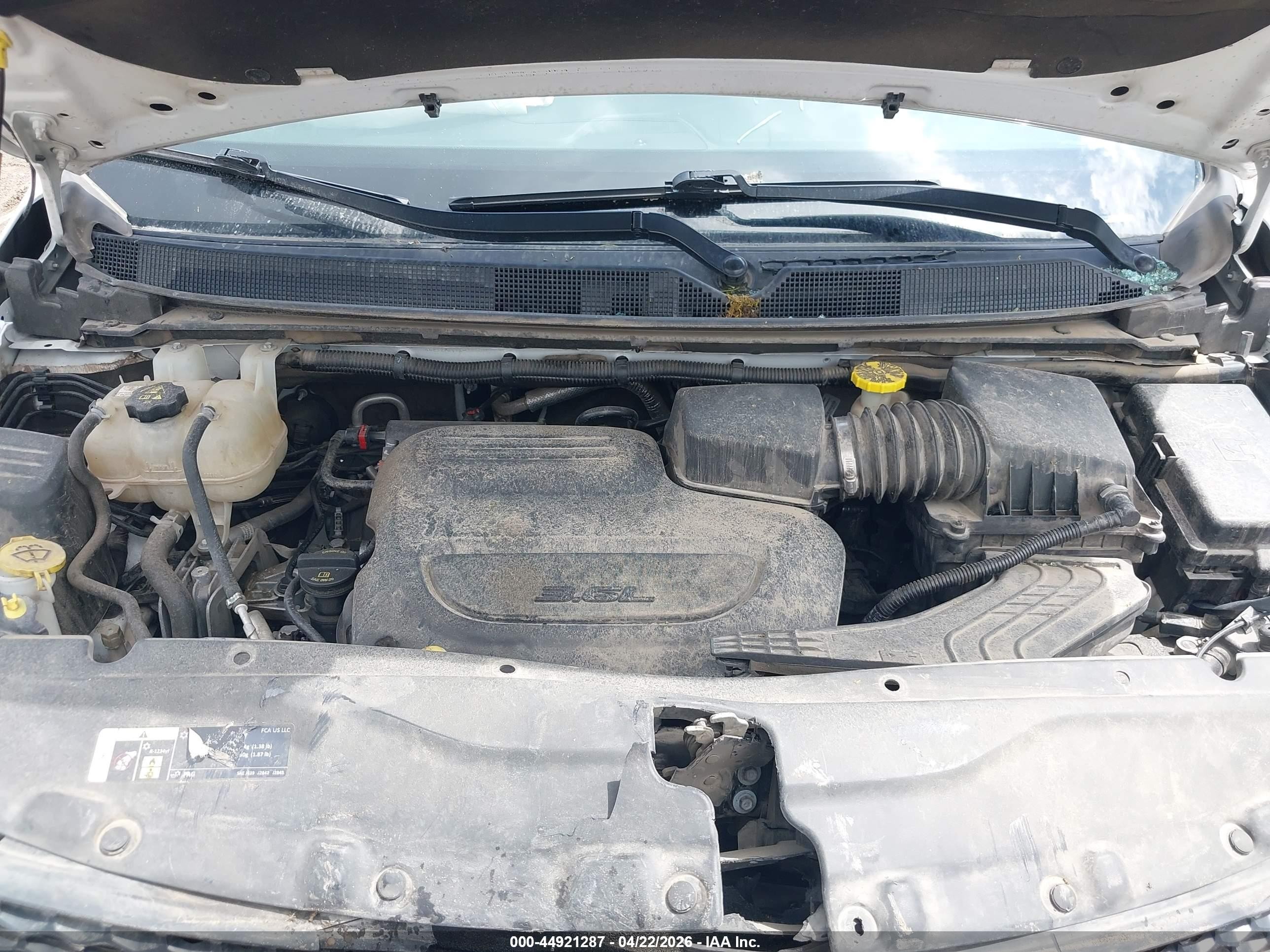 2019 Chrysler Pacifica Touring Plus White vin: 2C4RC1FG9KR593603