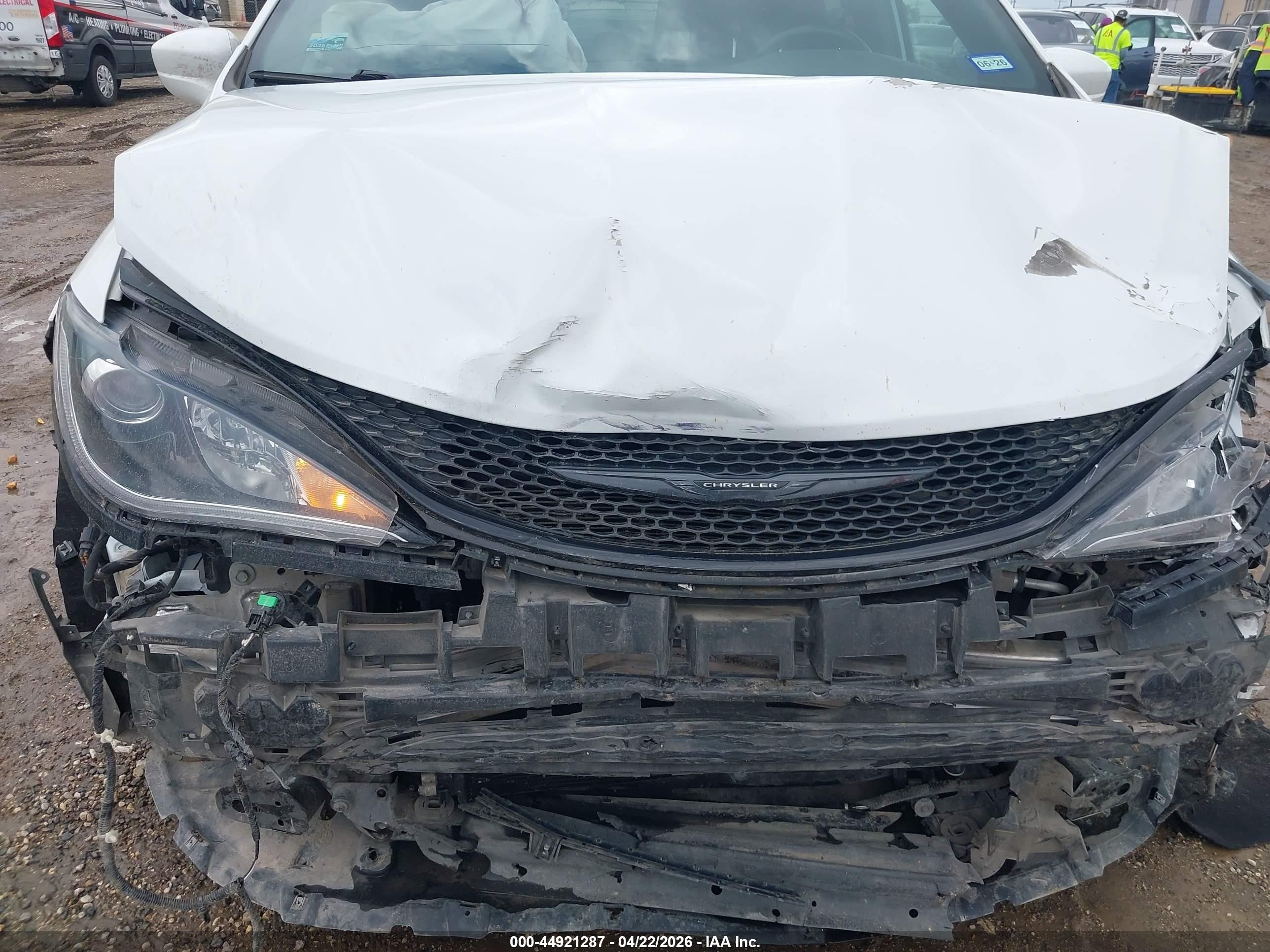 2019 Chrysler Pacifica Touring Plus White vin: 2C4RC1FG9KR593603