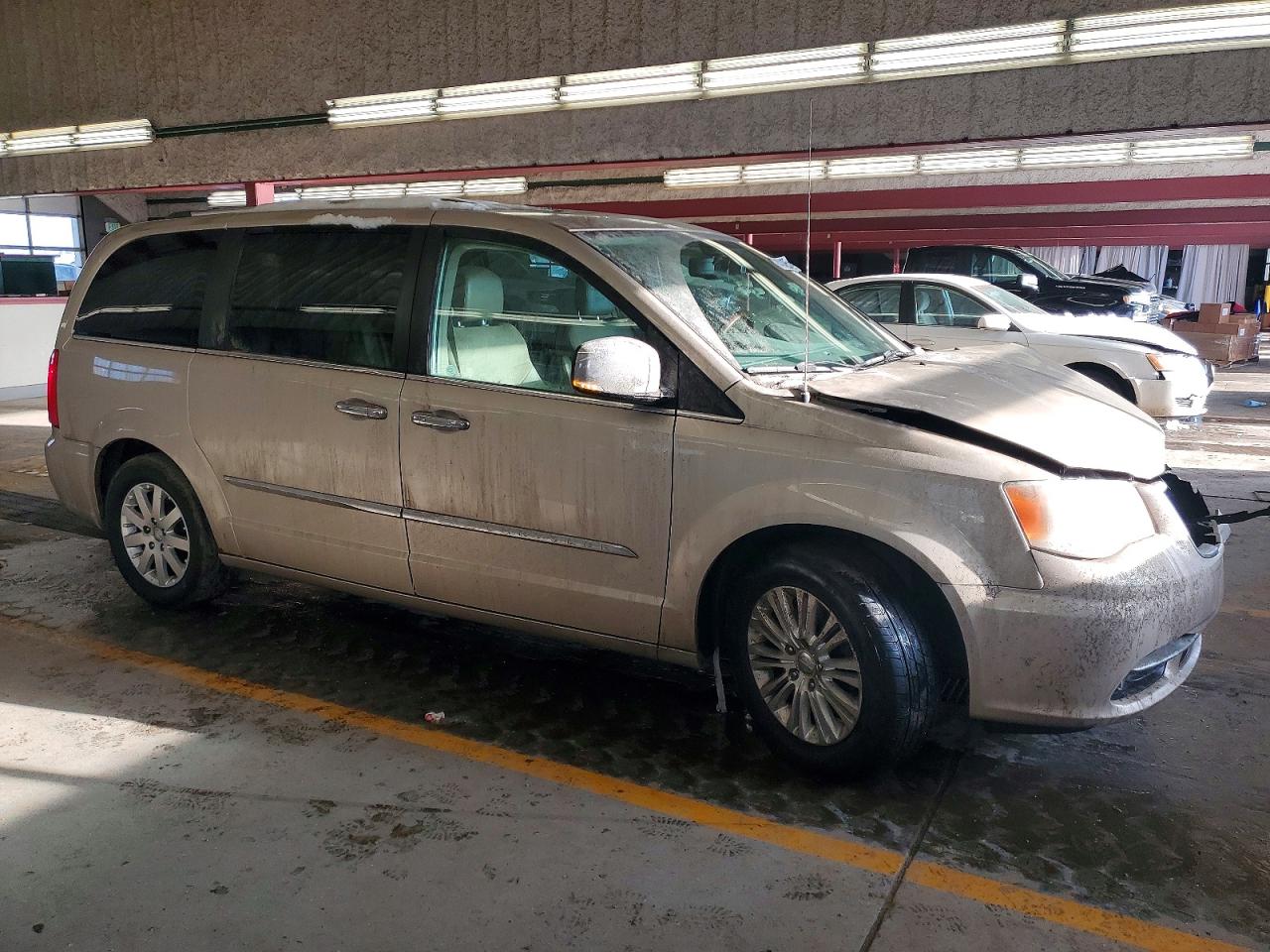 2015 Chrysler Town & Country Limited Platinum Gold vin: 2C4RC1GG0FR529390