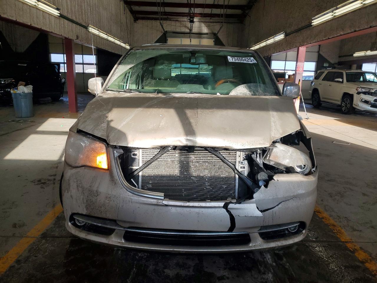 2015 Chrysler Town & Country Limited Platinum Gold vin: 2C4RC1GG0FR529390