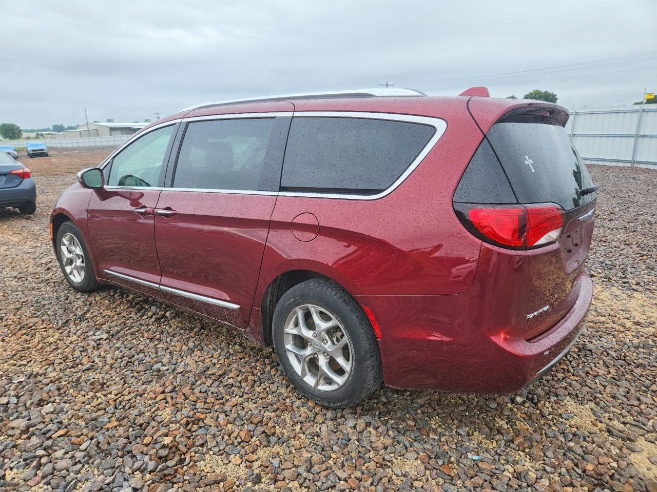 2018 Chrysler Pacifica Limited Maroon vin: 2C4RC1GG0JR236842