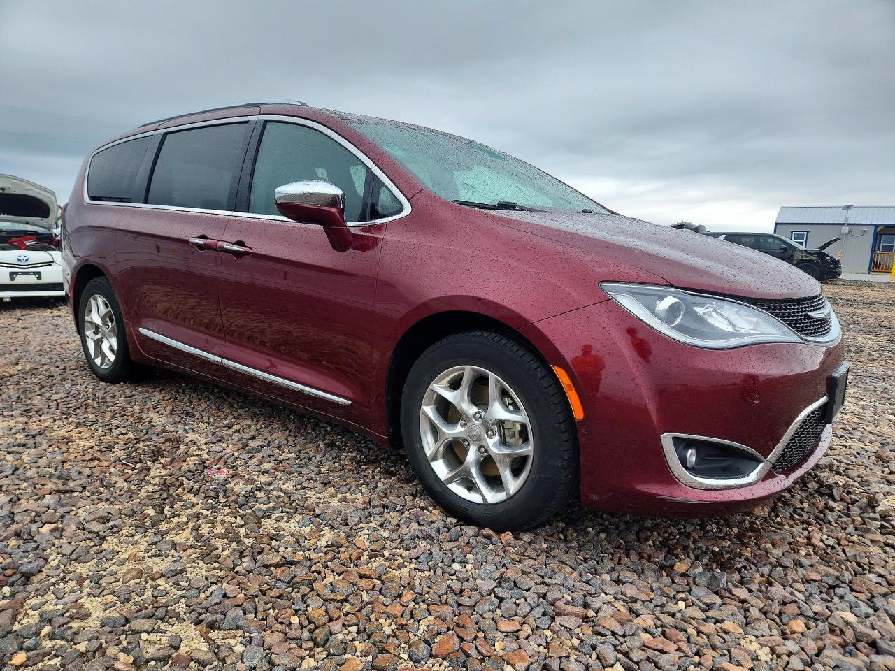 2018 Chrysler Pacifica Limited Maroon vin: 2C4RC1GG0JR236842