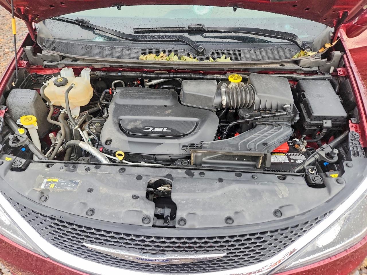 2018 Chrysler Pacifica Limited Maroon vin: 2C4RC1GG0JR236842