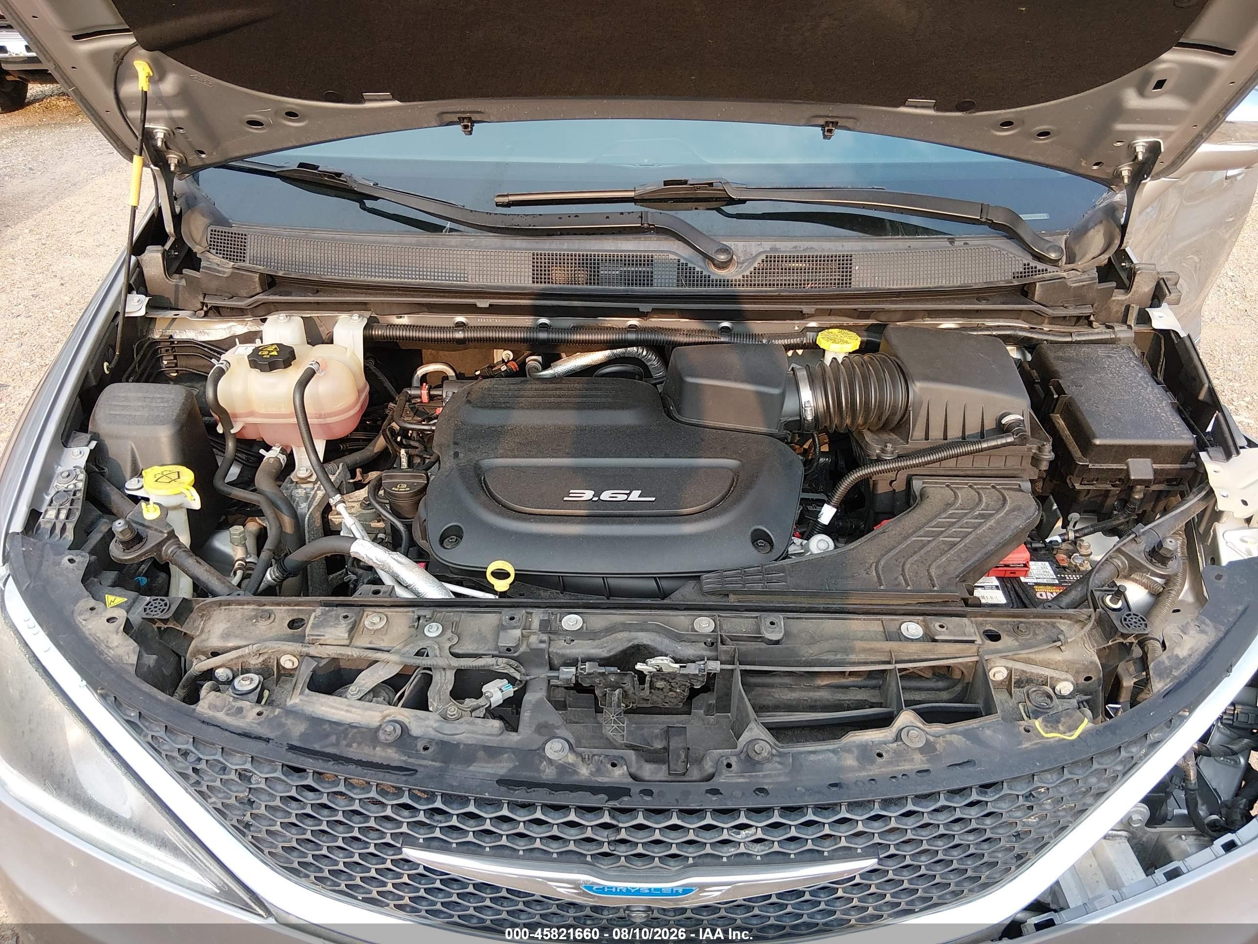 2018 Chrysler Pacifica Limited Silver vin: 2C4RC1GG0JR262003