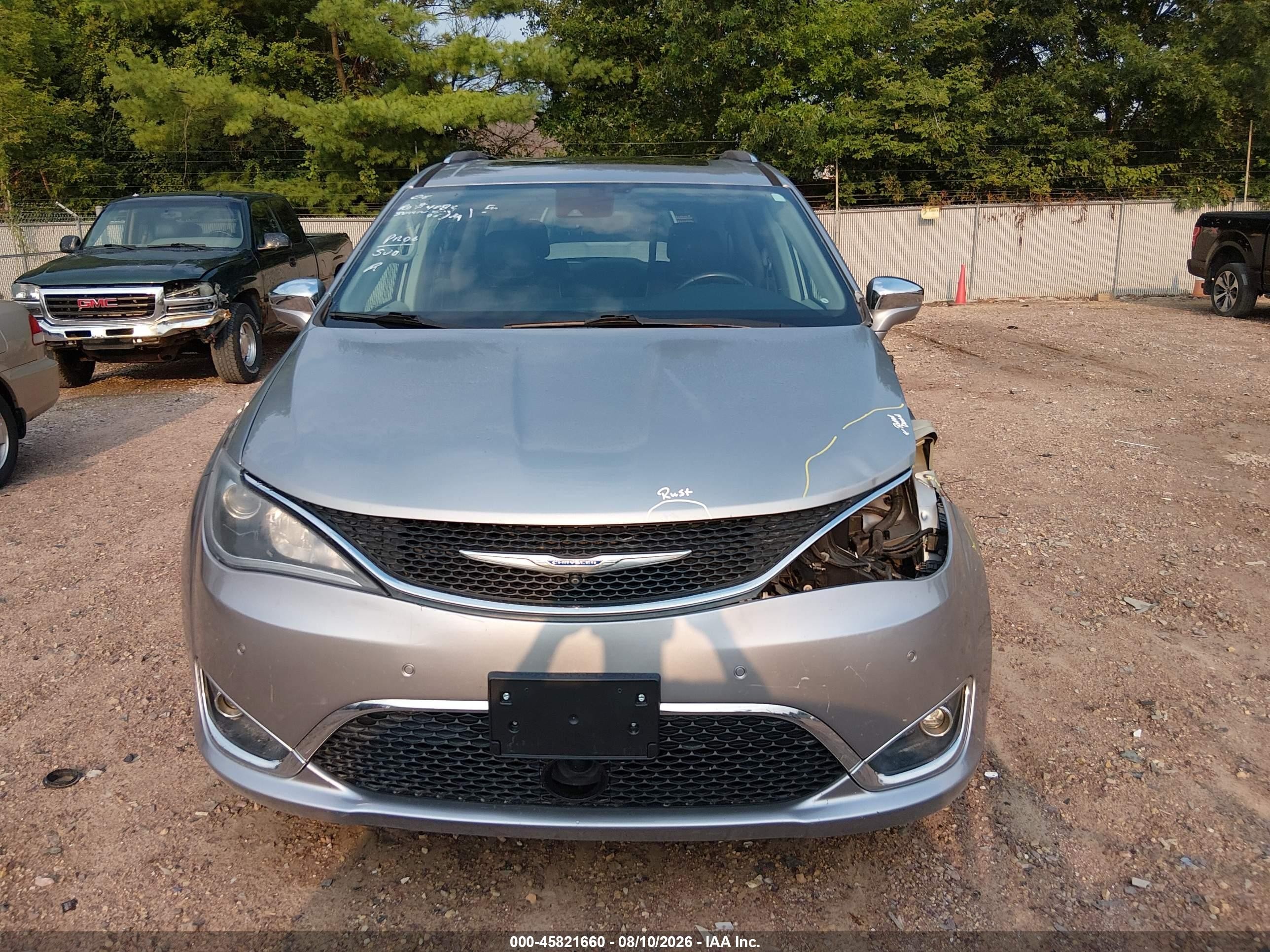 2018 Chrysler Pacifica Limited Silver vin: 2C4RC1GG0JR262003