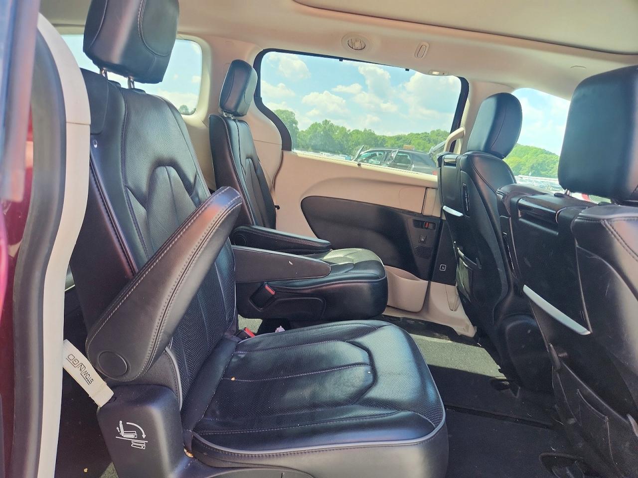 2018 Chrysler Pacifica Limited Burgundy vin: 2C4RC1GG0JR354311
