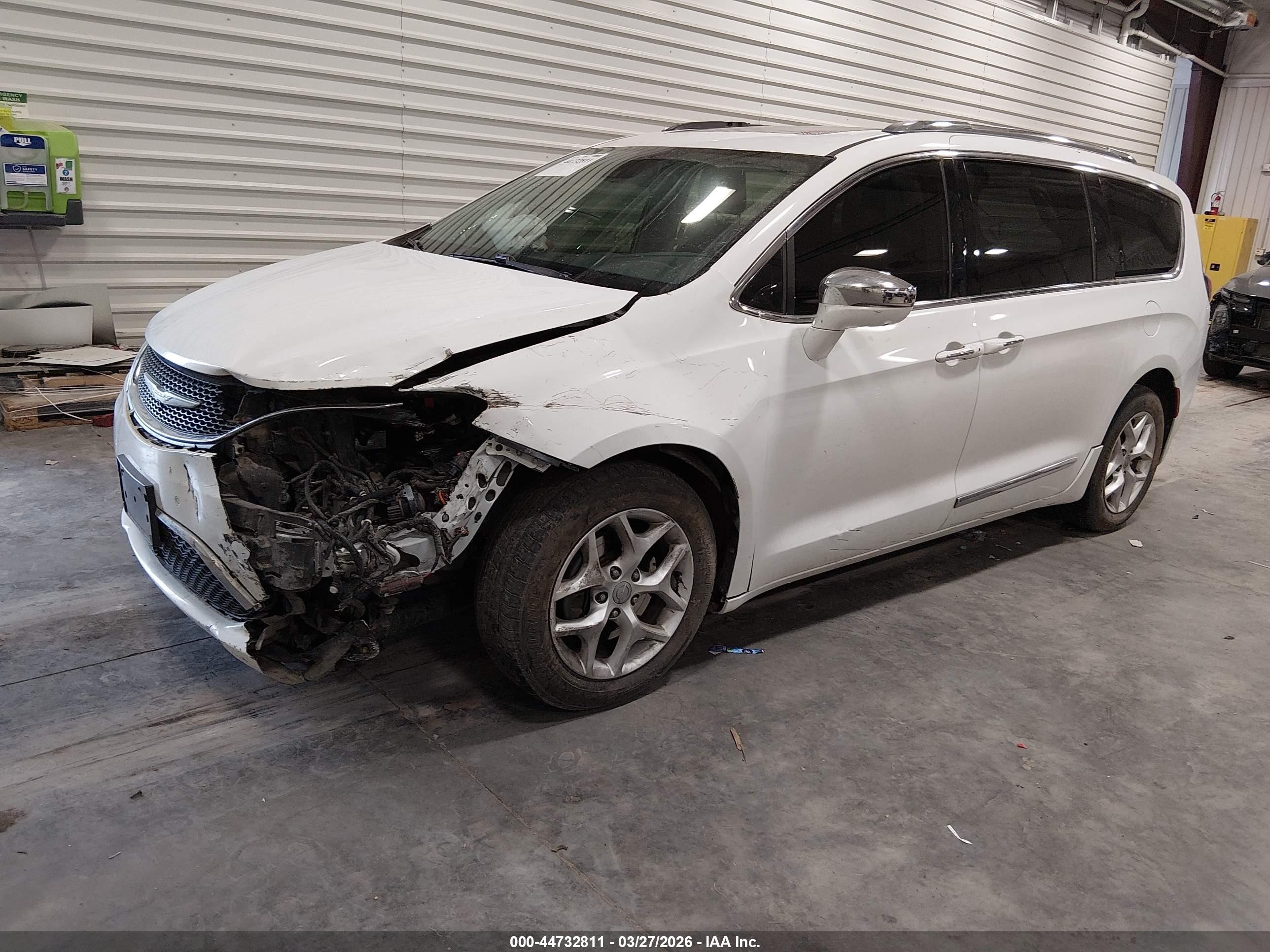 2020 Chrysler Pacifica Limited White vin: 2C4RC1GG0LR117160