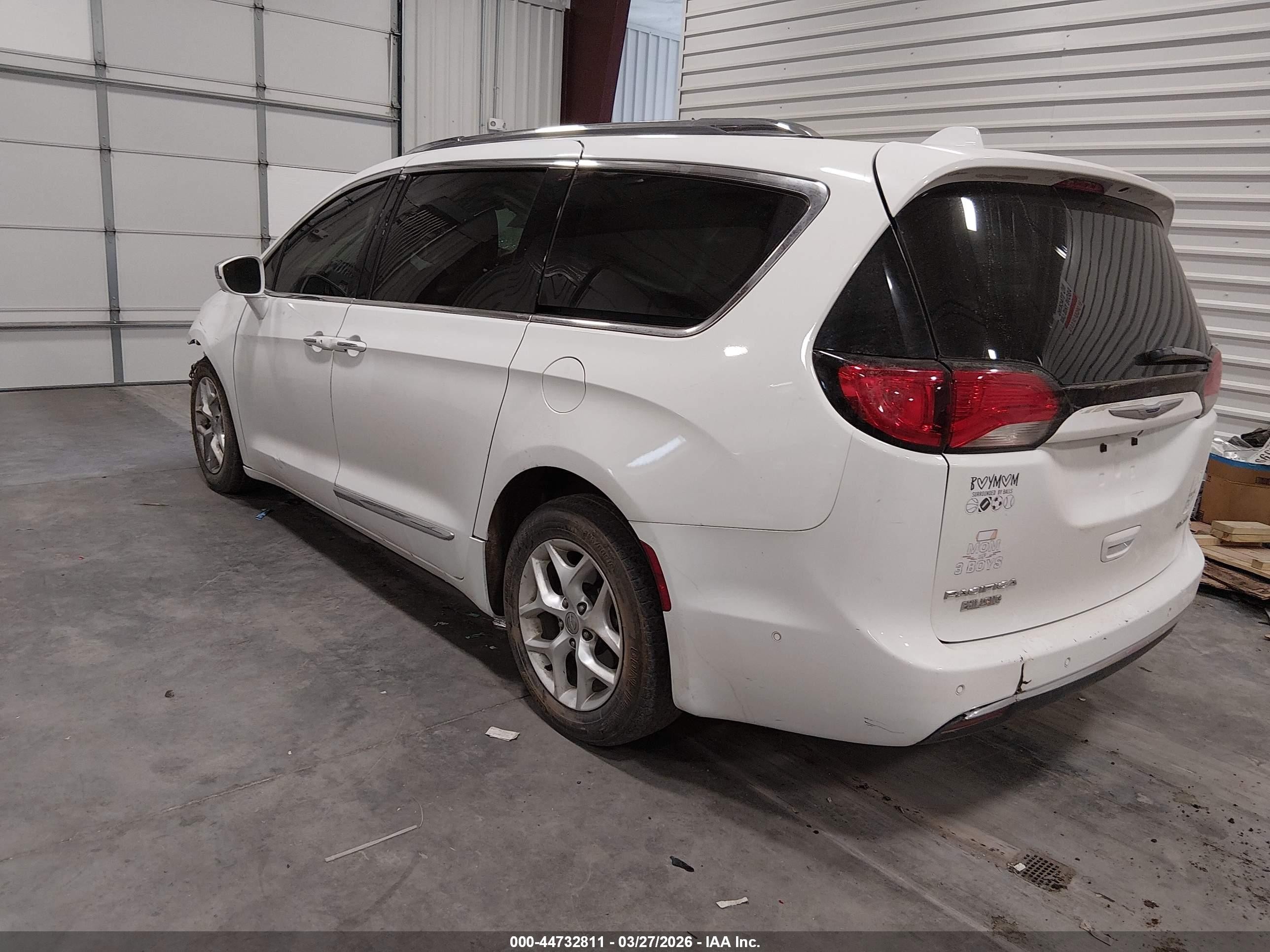 2020 Chrysler Pacifica Limited White vin: 2C4RC1GG0LR117160