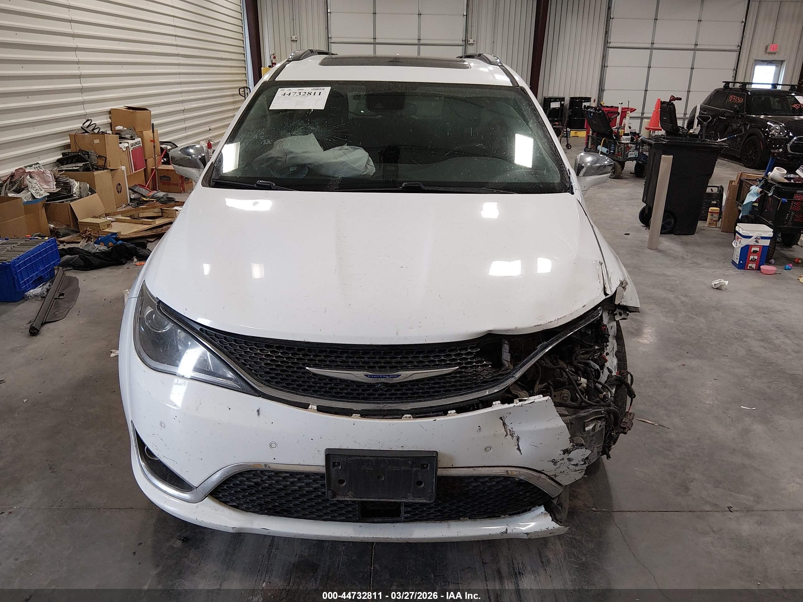 2020 Chrysler Pacifica Limited White vin: 2C4RC1GG0LR117160