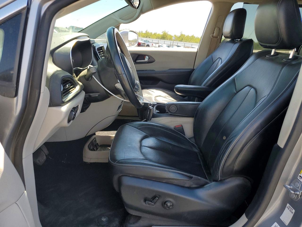 2020 Chrysler Pacifica Limited Silver vin: 2C4RC1GG0LR283727