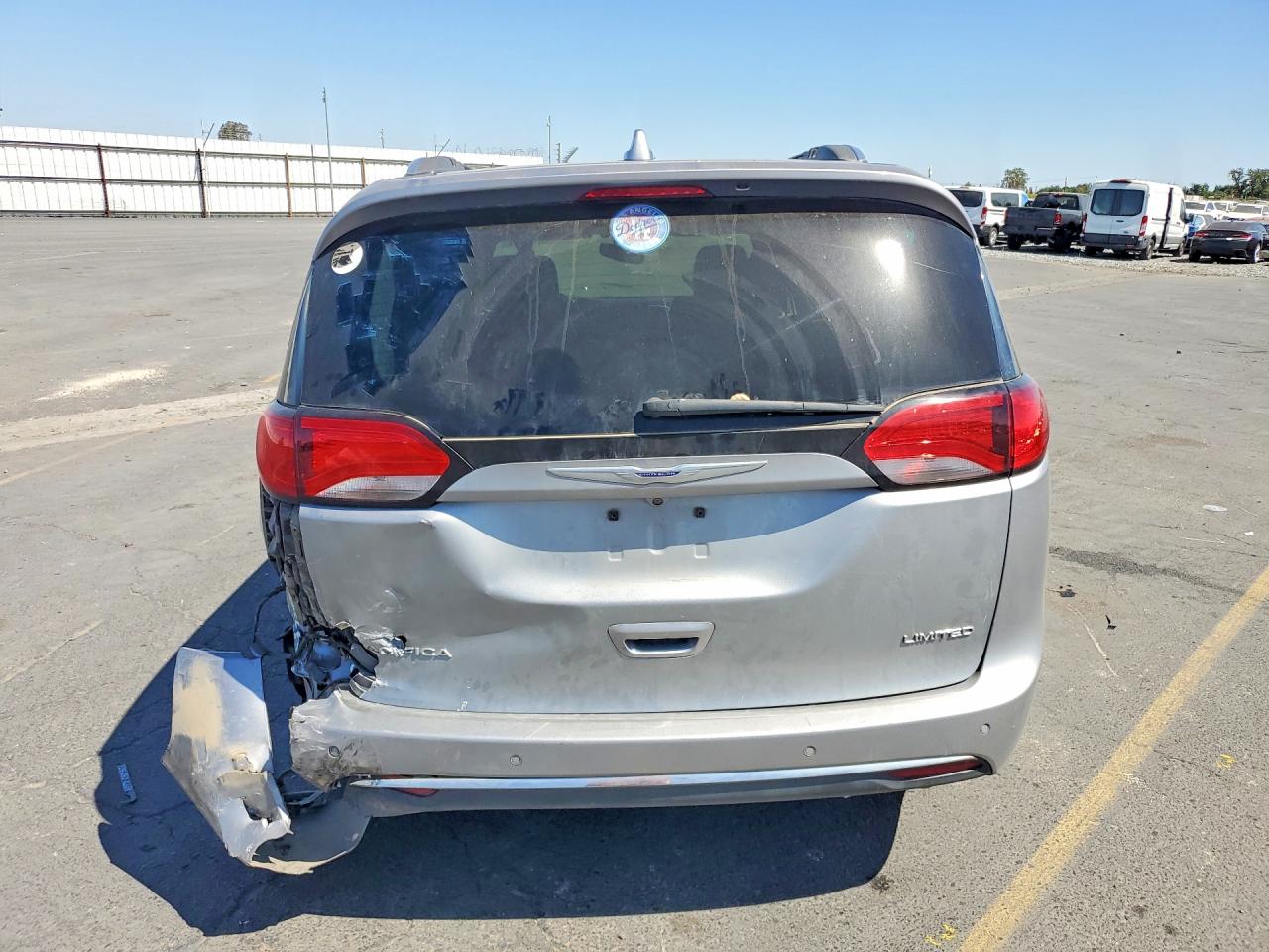 2020 Chrysler Pacifica Limited Silver vin: 2C4RC1GG0LR283727