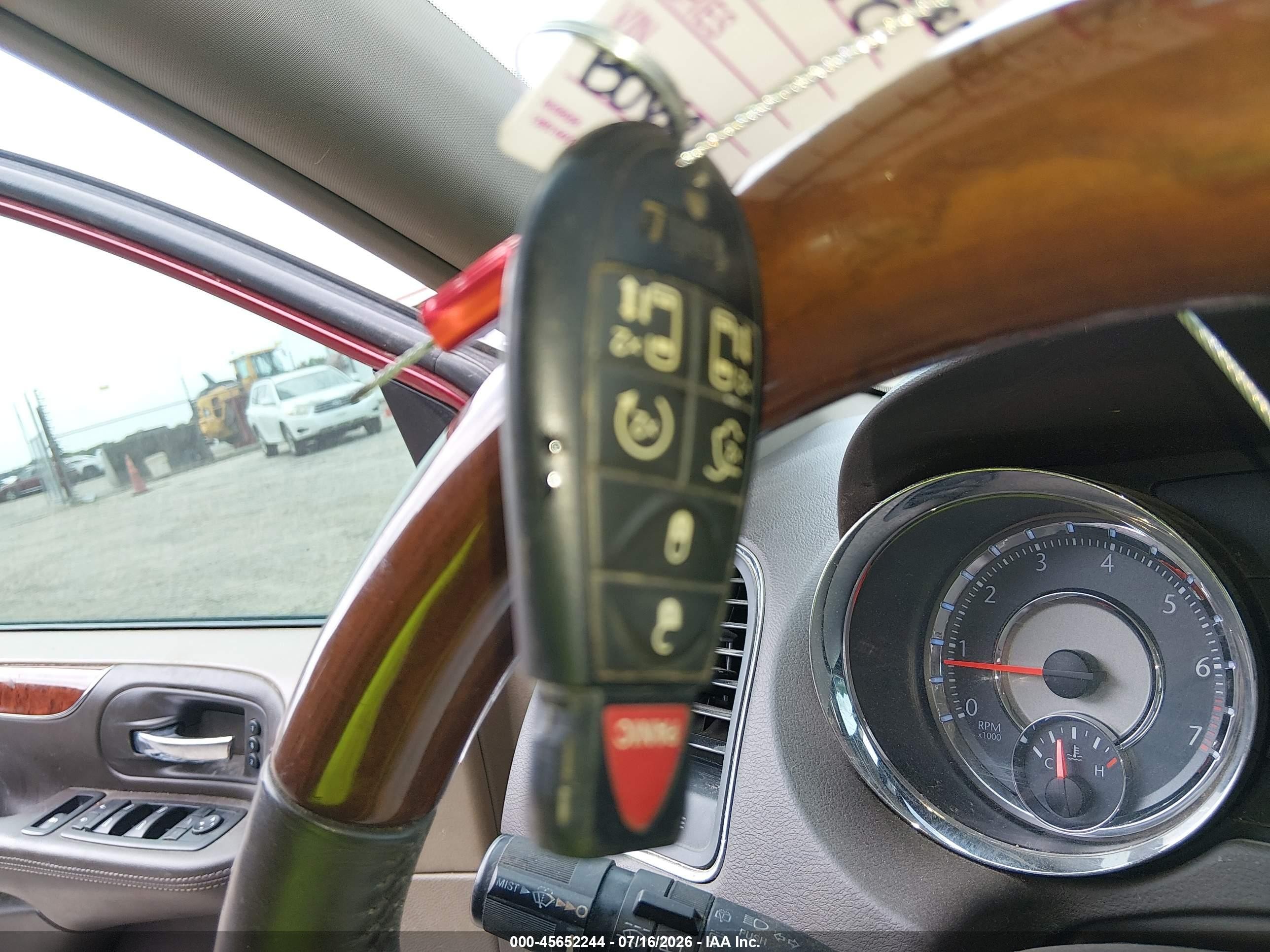 2014 Chrysler Town & Country Limited Бордовый vin: 2C4RC1GG1ER204133