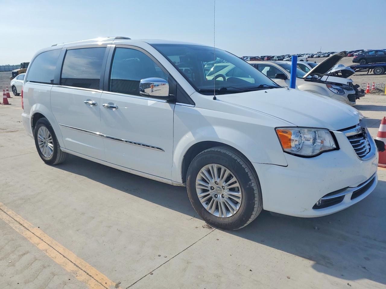 2014 Chrysler Town & Country Limited Белый vin: 2C4RC1GG1ER338866