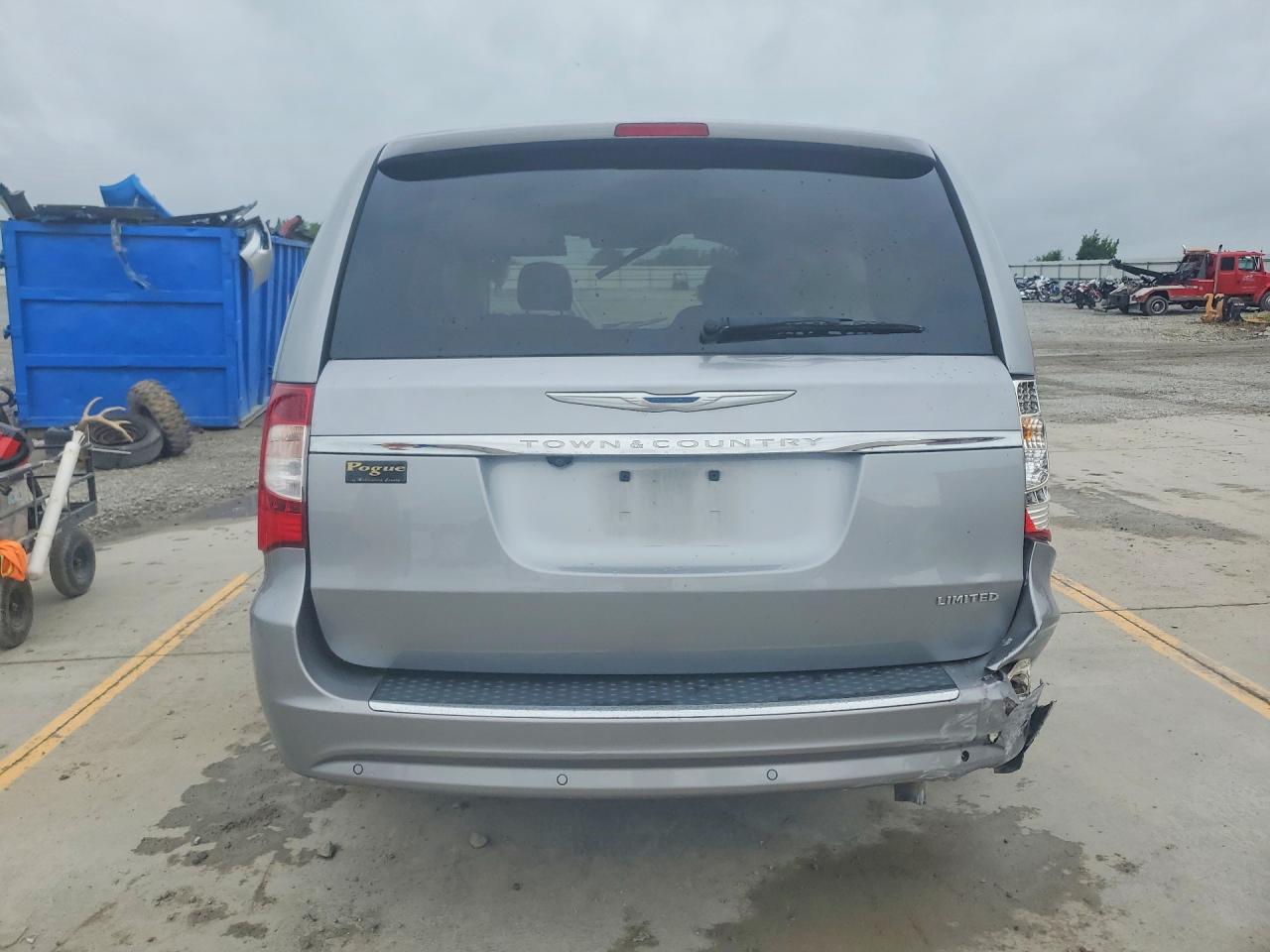 2014 Chrysler Town & Country Limited Silver vin: 2C4RC1GG1ER461812